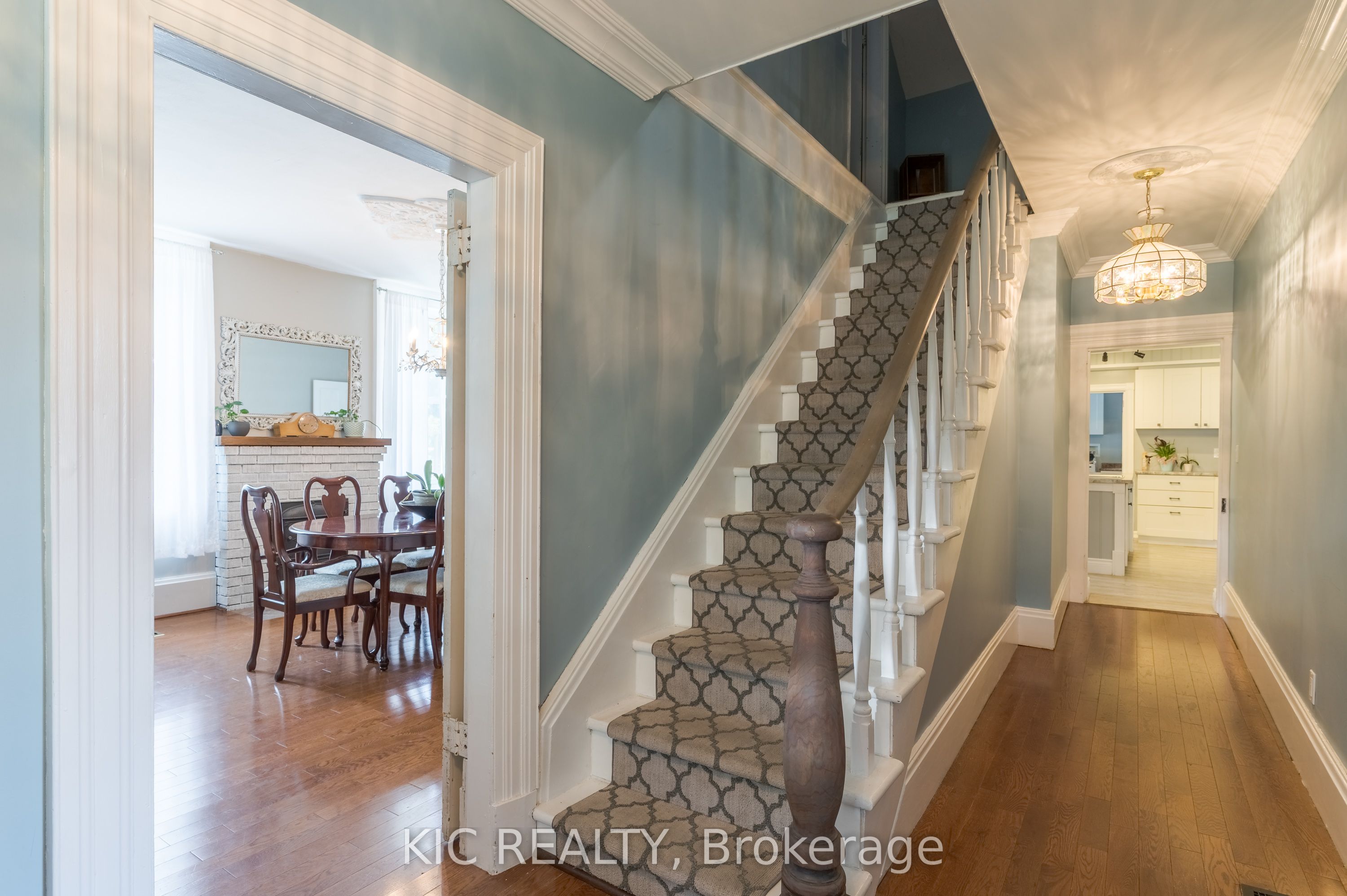 60 Queen Street Property Photo 8
