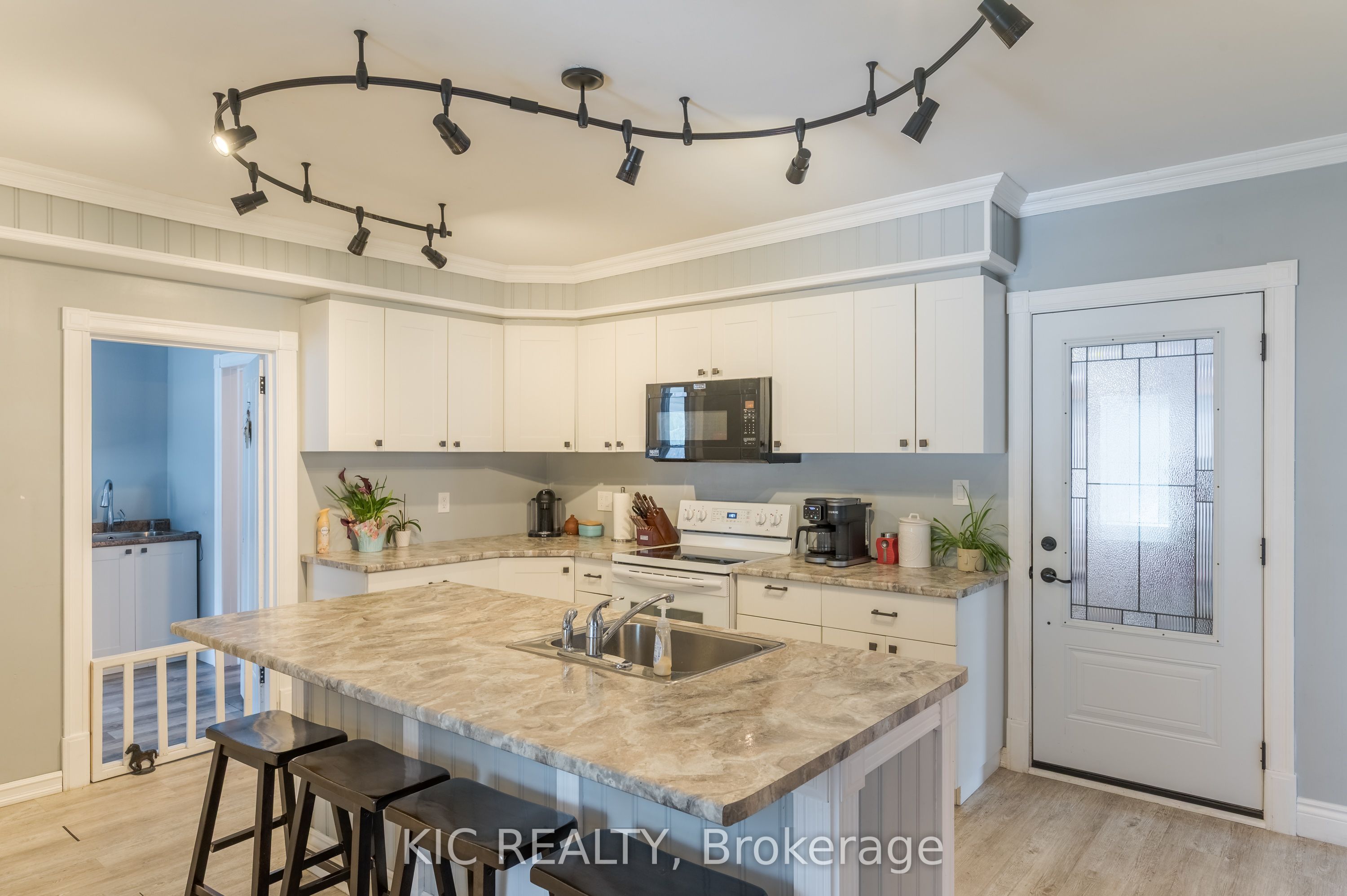 60 Queen Street Property Photo 10