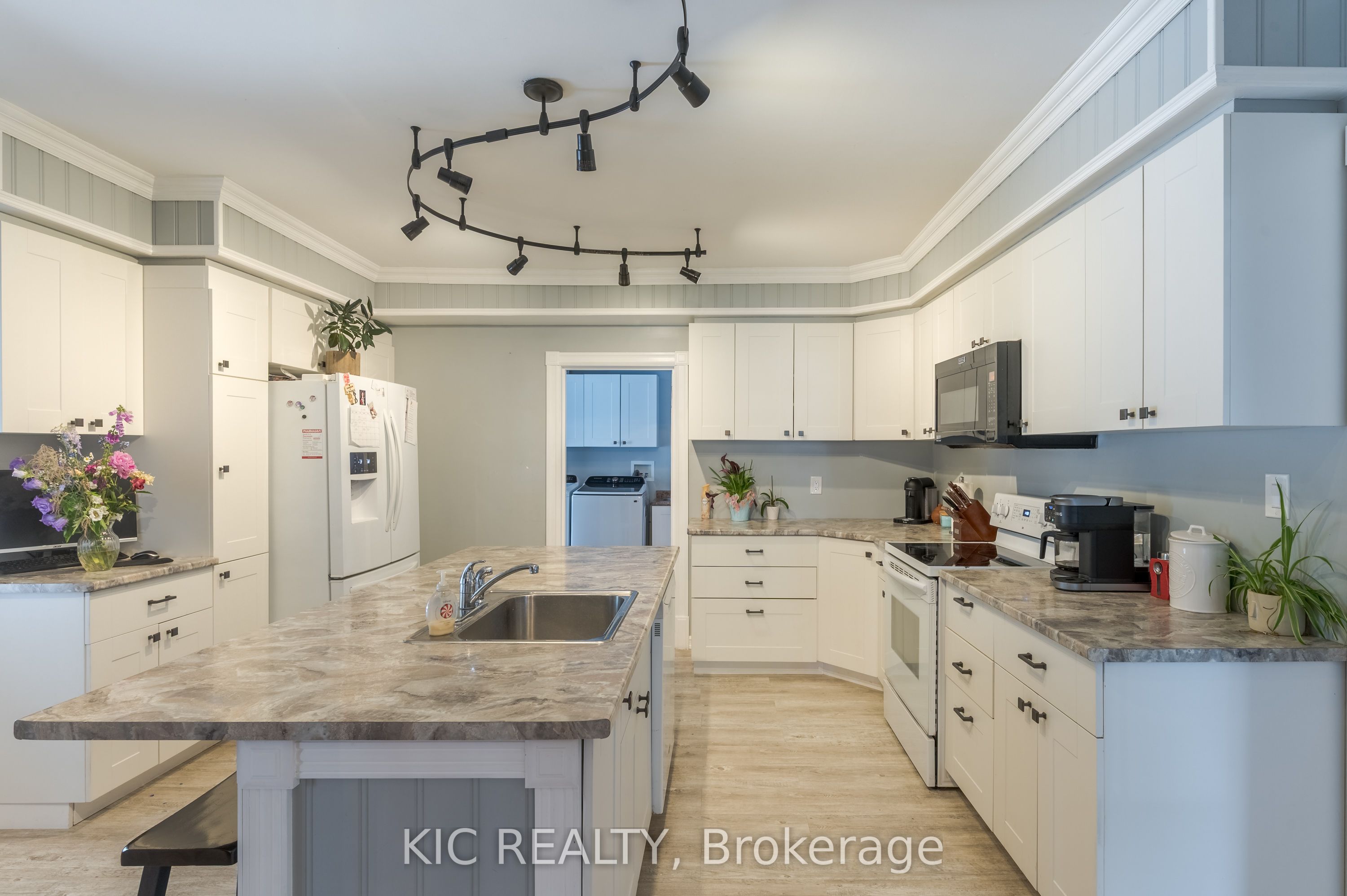 60 Queen Street Property Photo 11