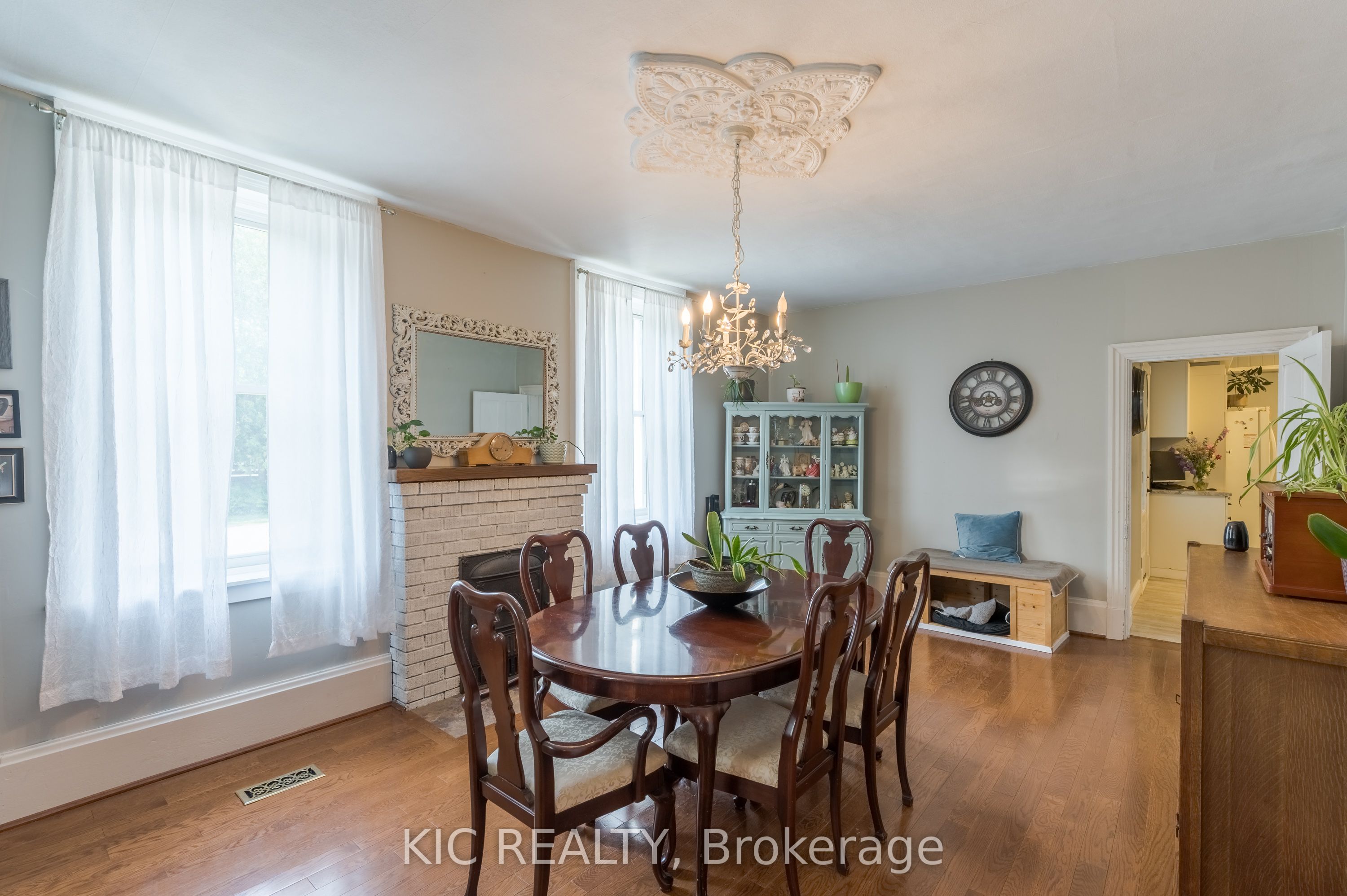 60 Queen Street Property Photo 16
