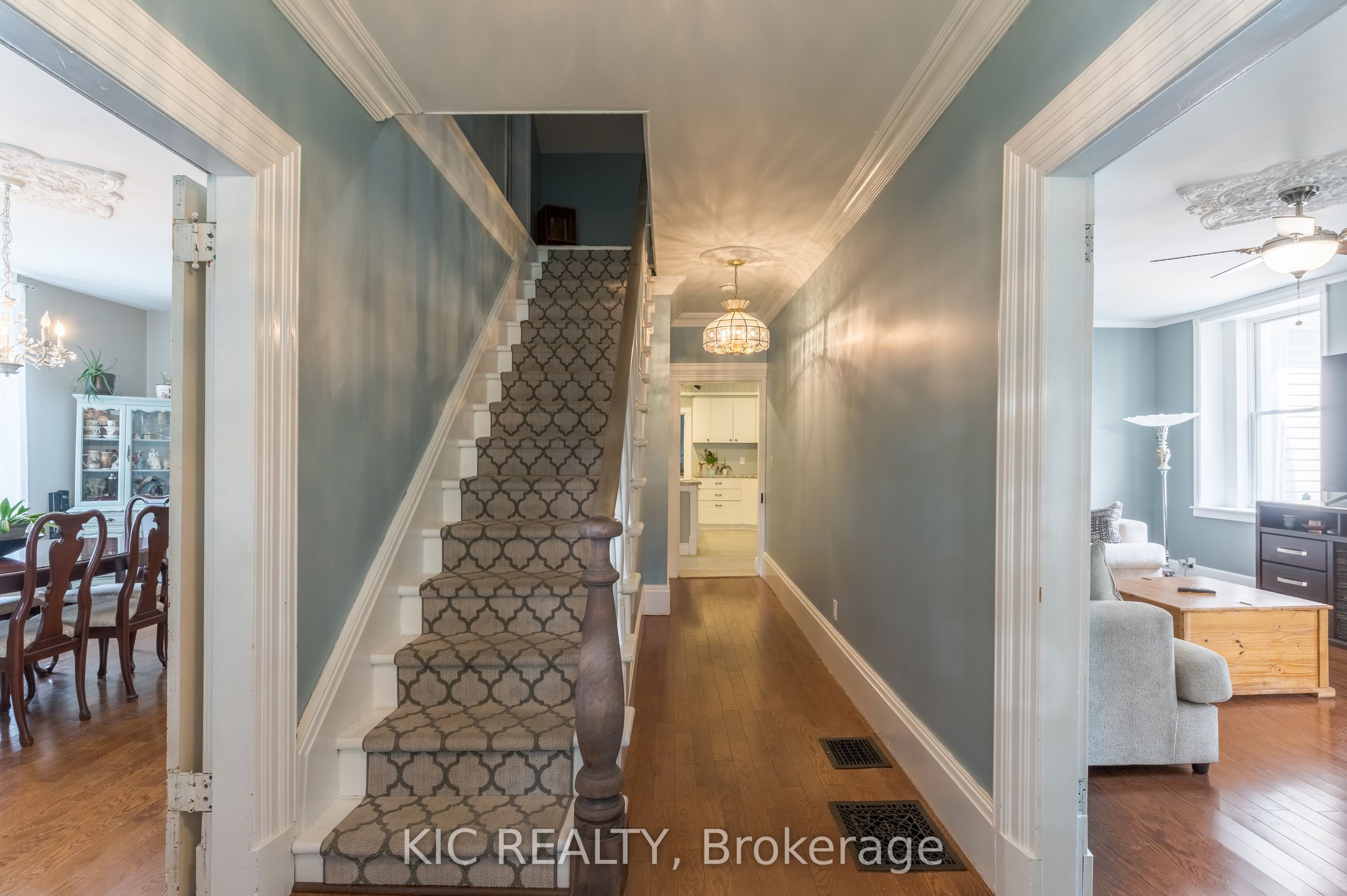60 Queen Street Property Photo 23