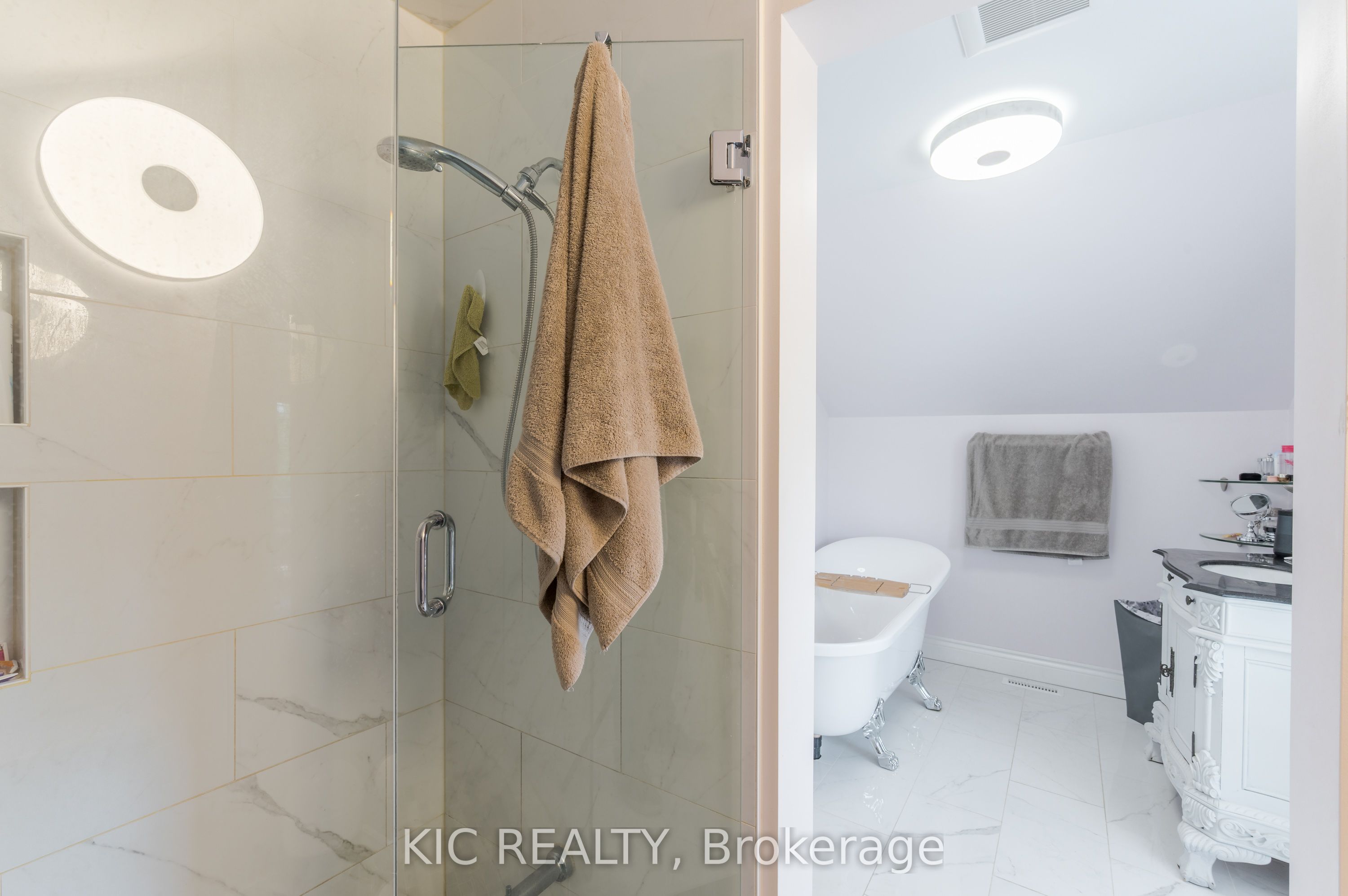 60 Queen Street Property Photo 29