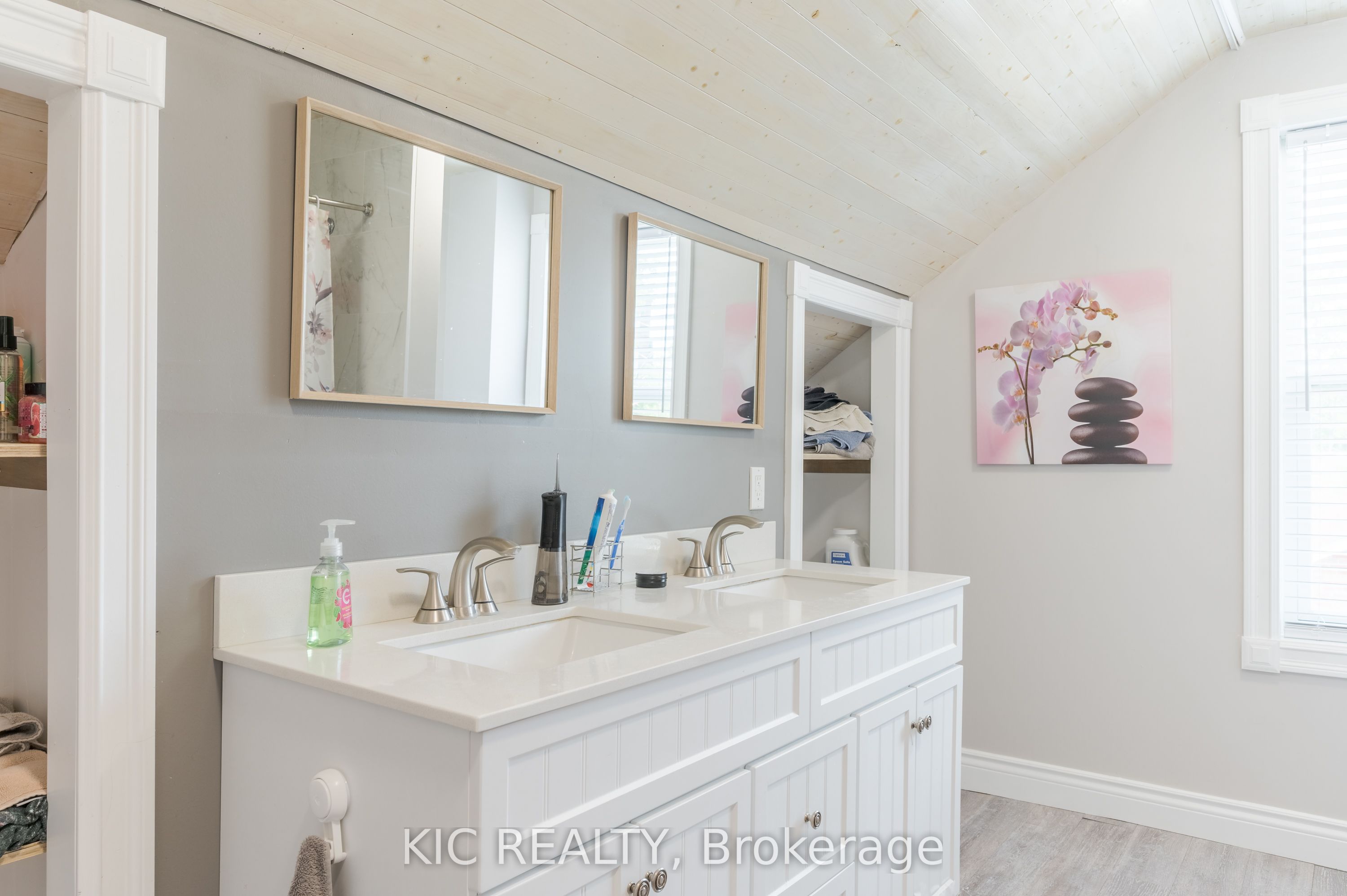 60 Queen Street Property Photo 35