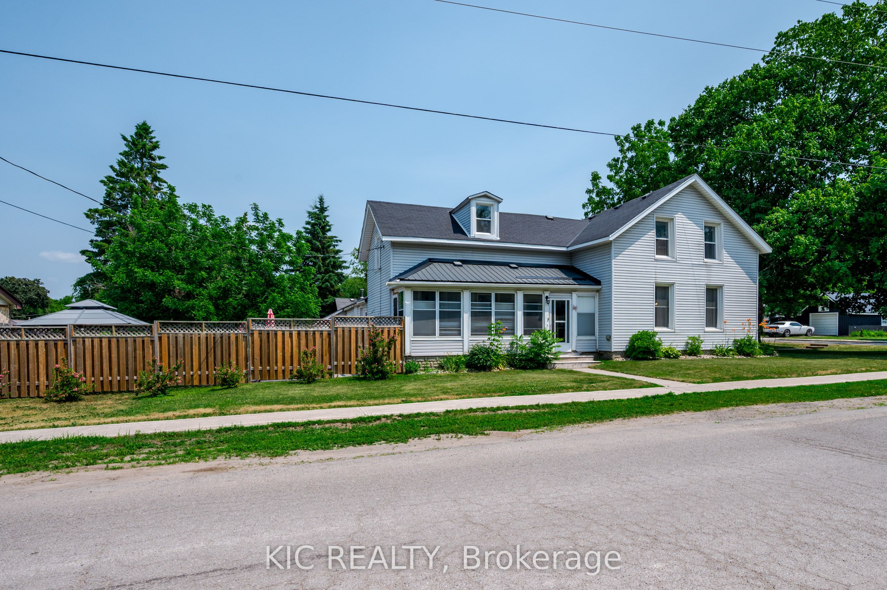 60 Queen Street Property Photo 42