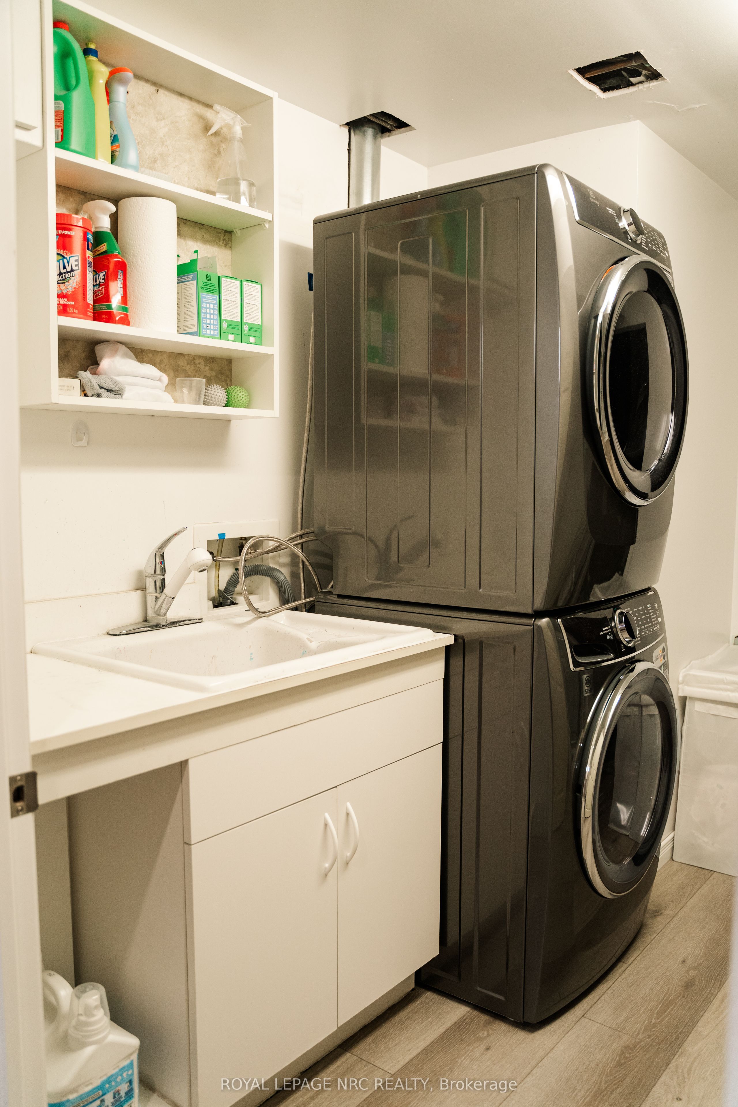 12 Mackie Street Property Photo 45