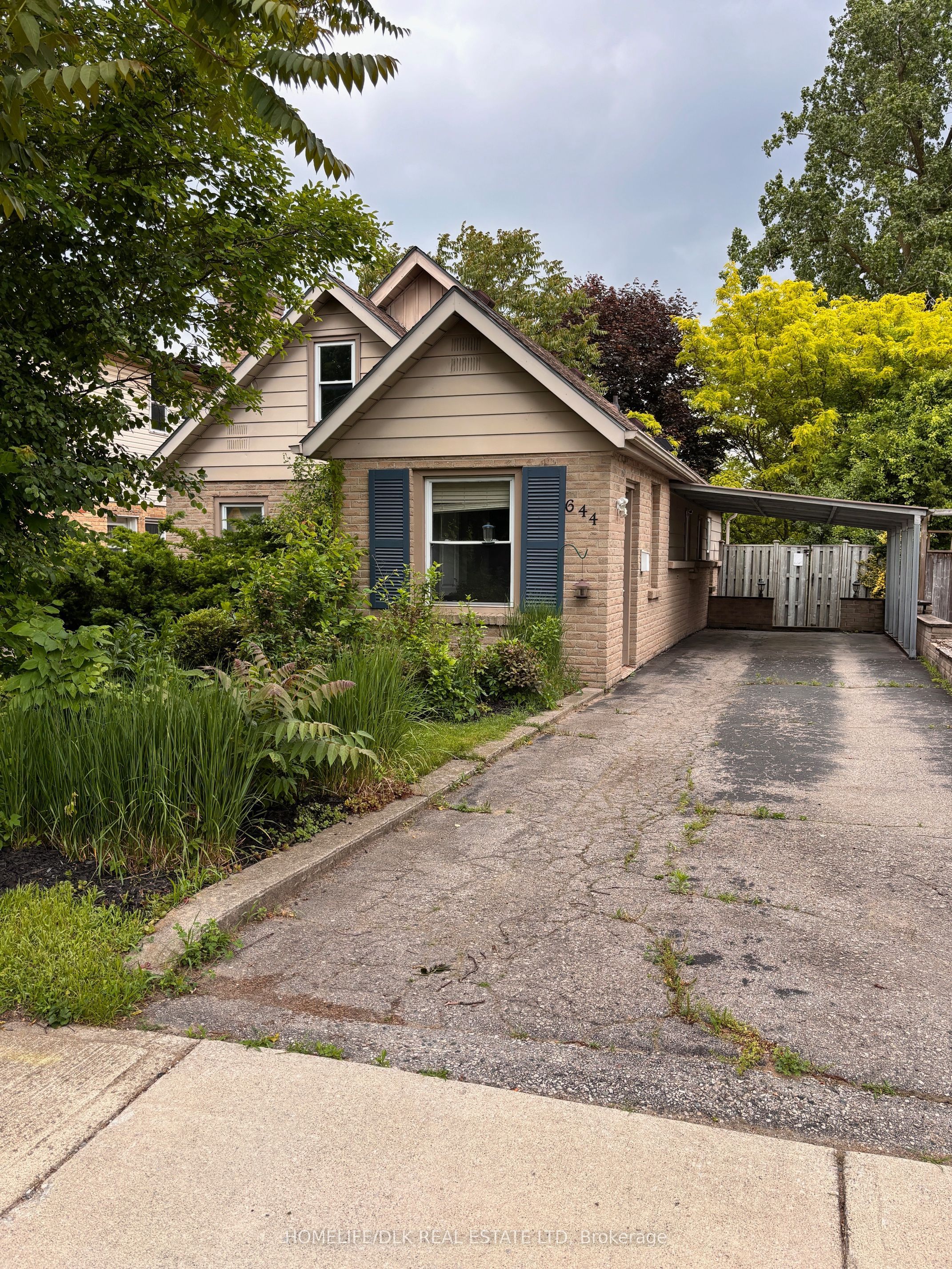 644 Grosvenor St Property Photo 1