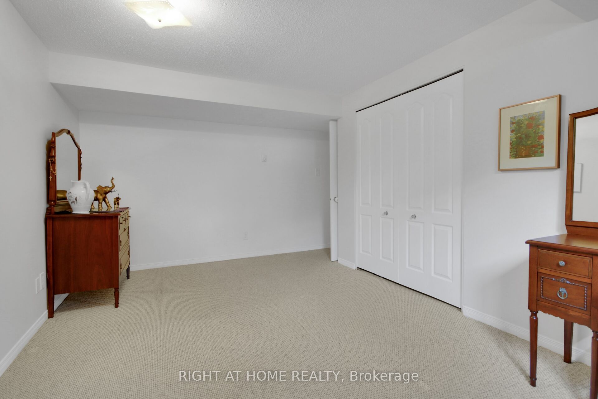 101 Darlington Private Property Photo 29