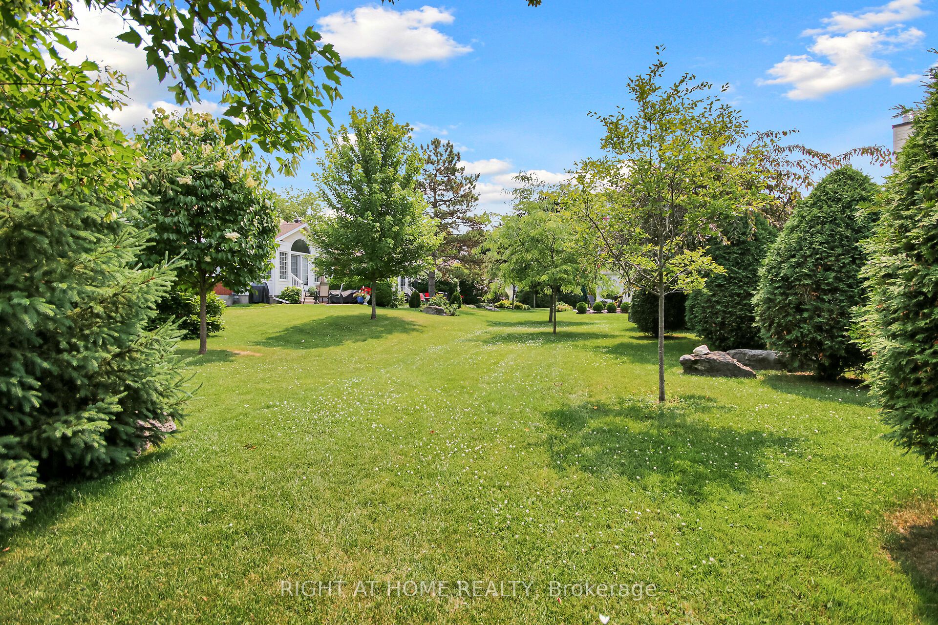 101 Darlington Private Property Photo 36
