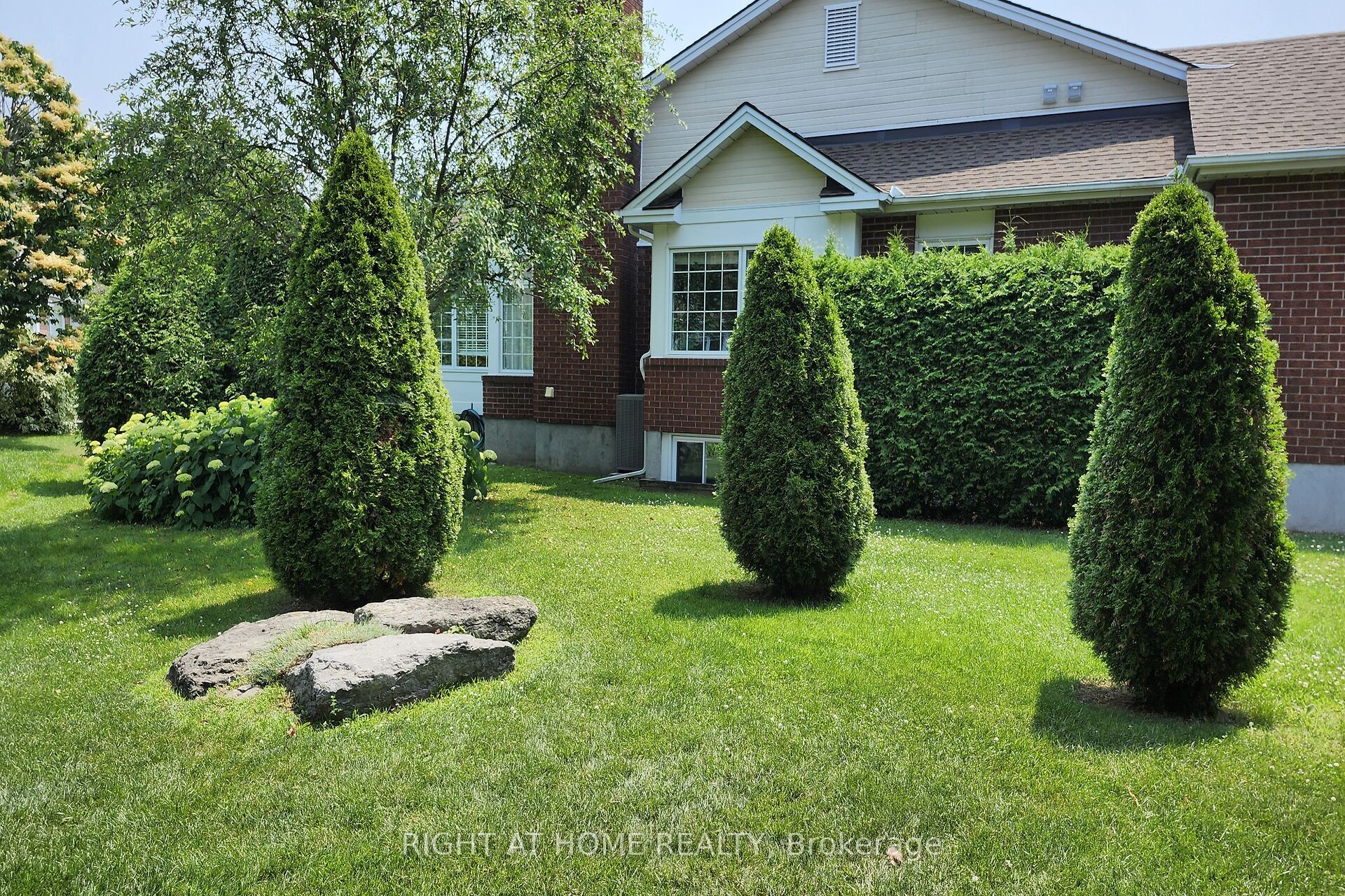 101 Darlington Private Property Photo 38