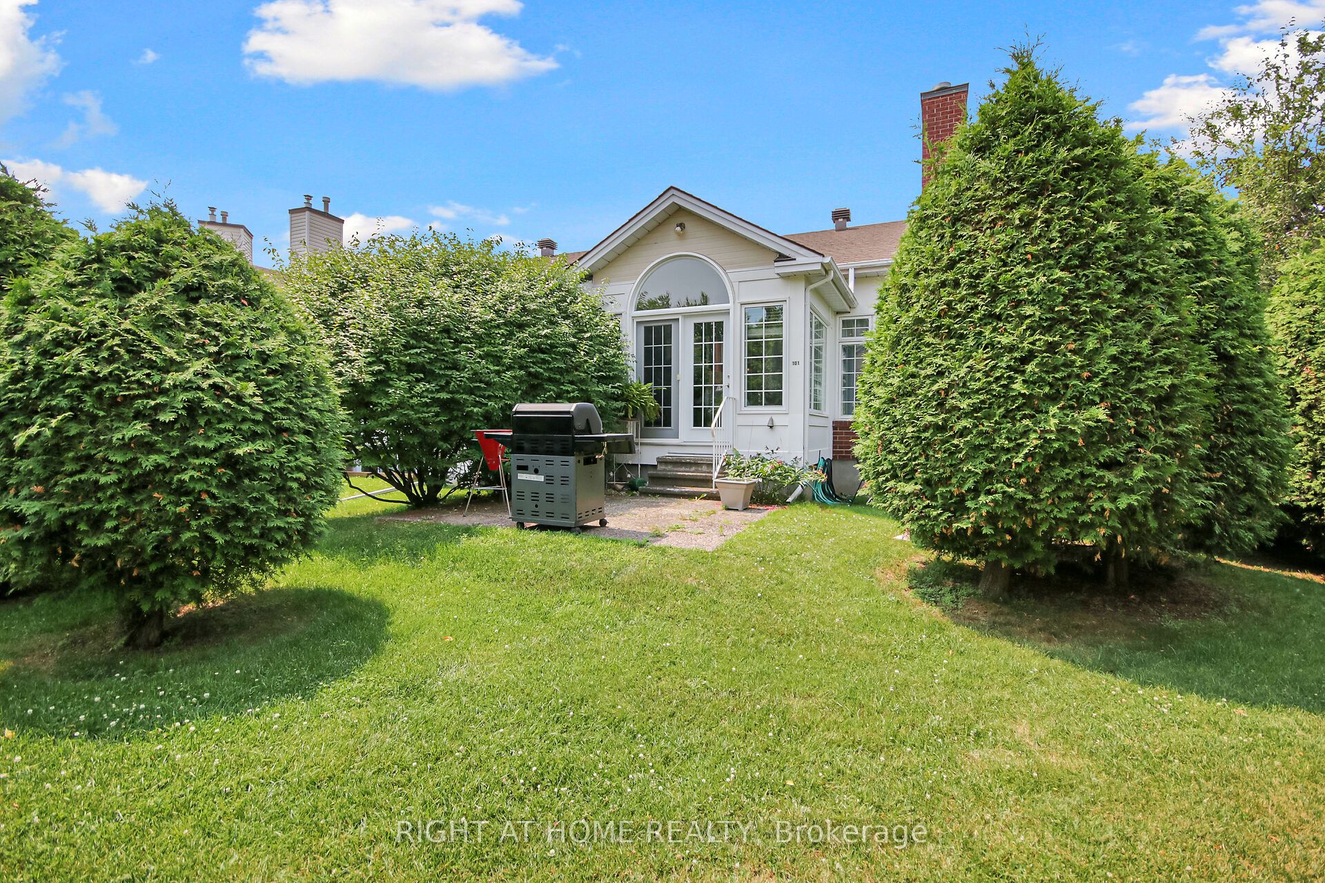 101 Darlington Private Property Photo 39