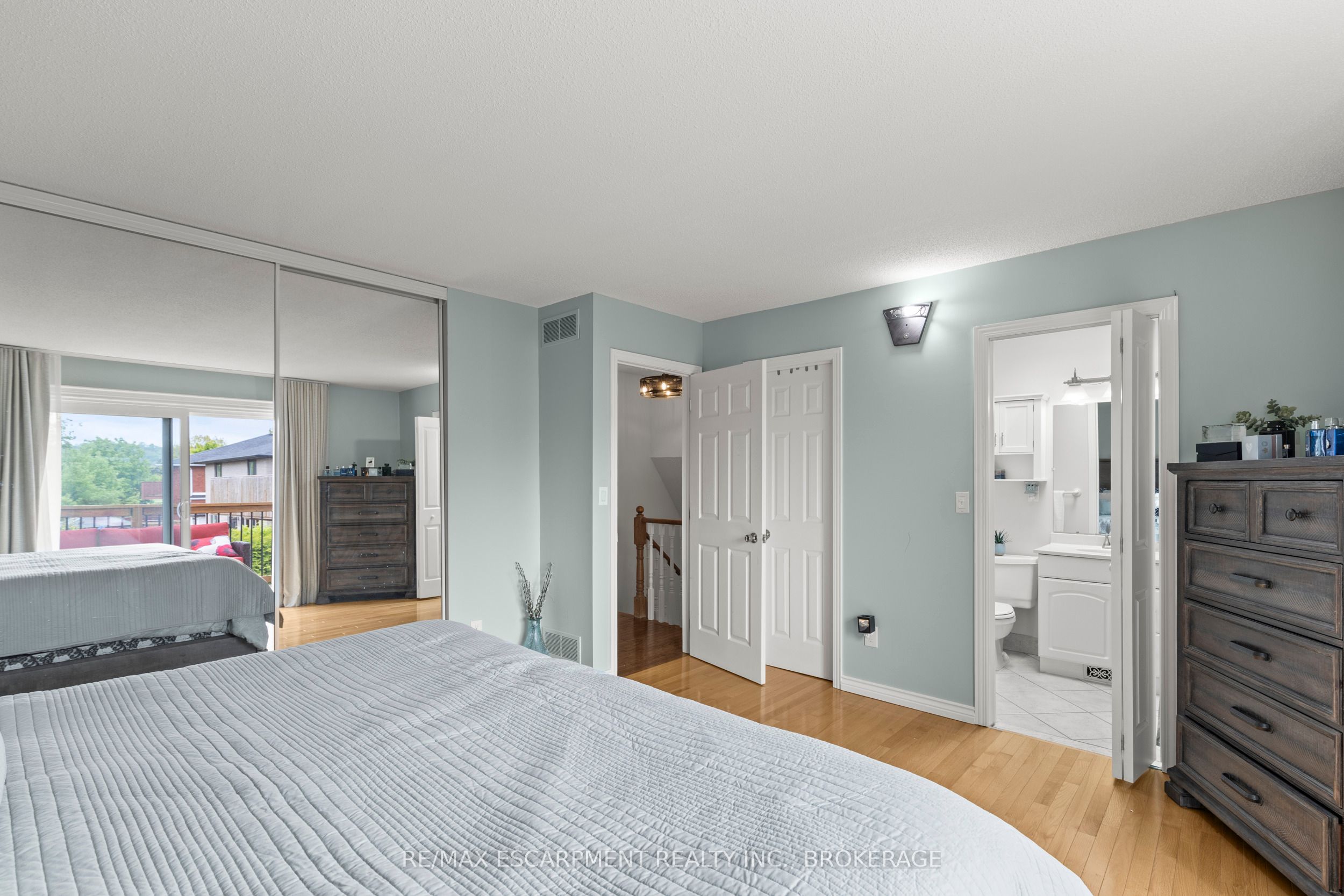 61 Seaton Place Drive Property Photo 17