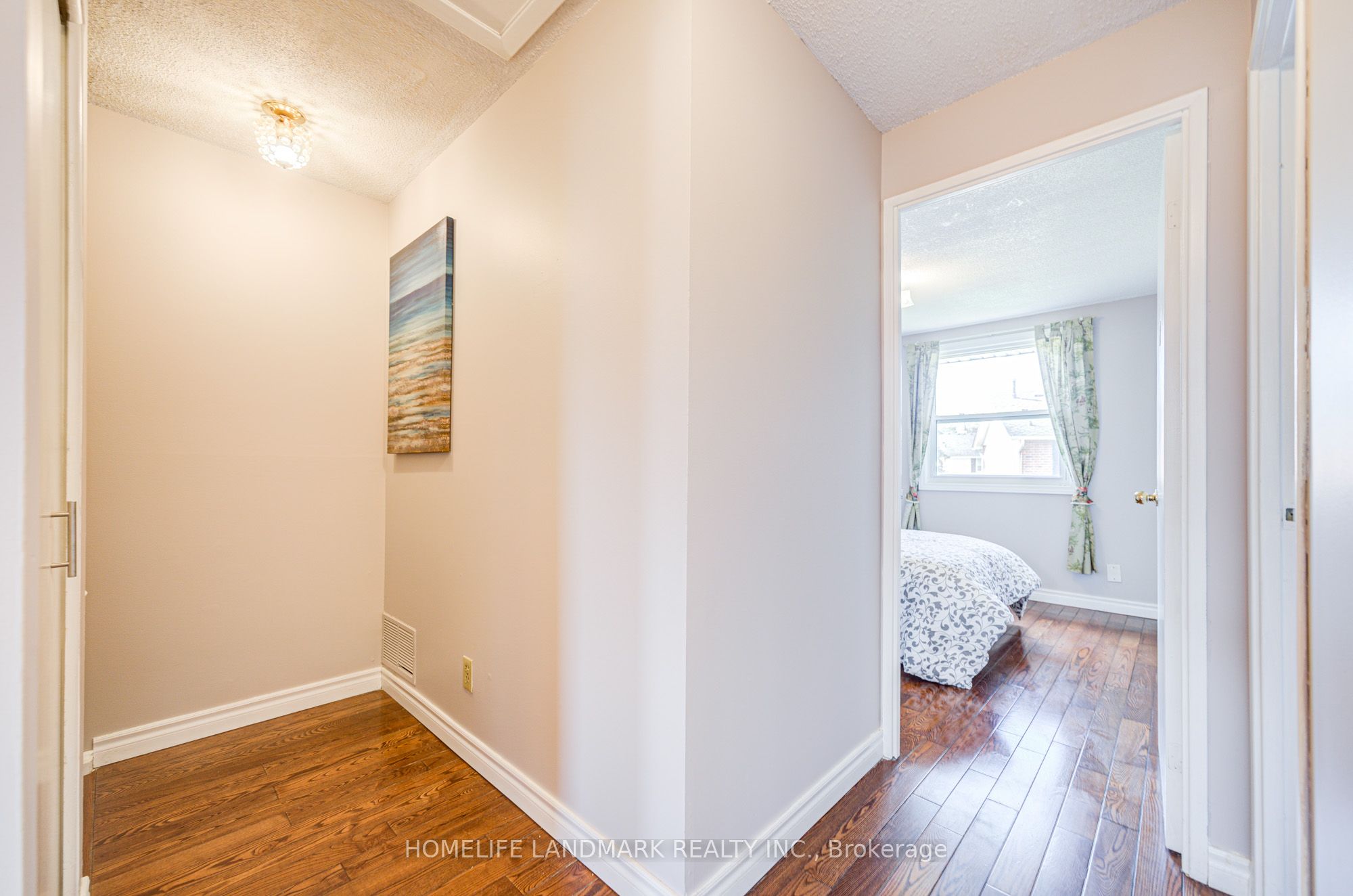 401 Keats Way 2 Property Photo 26