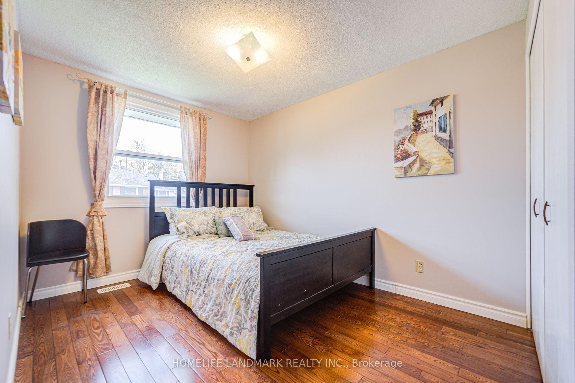 401 Keats Way 2 Property Photo 32