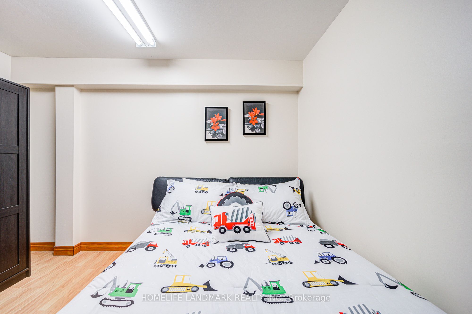 401 Keats Way 2 Property Photo 42