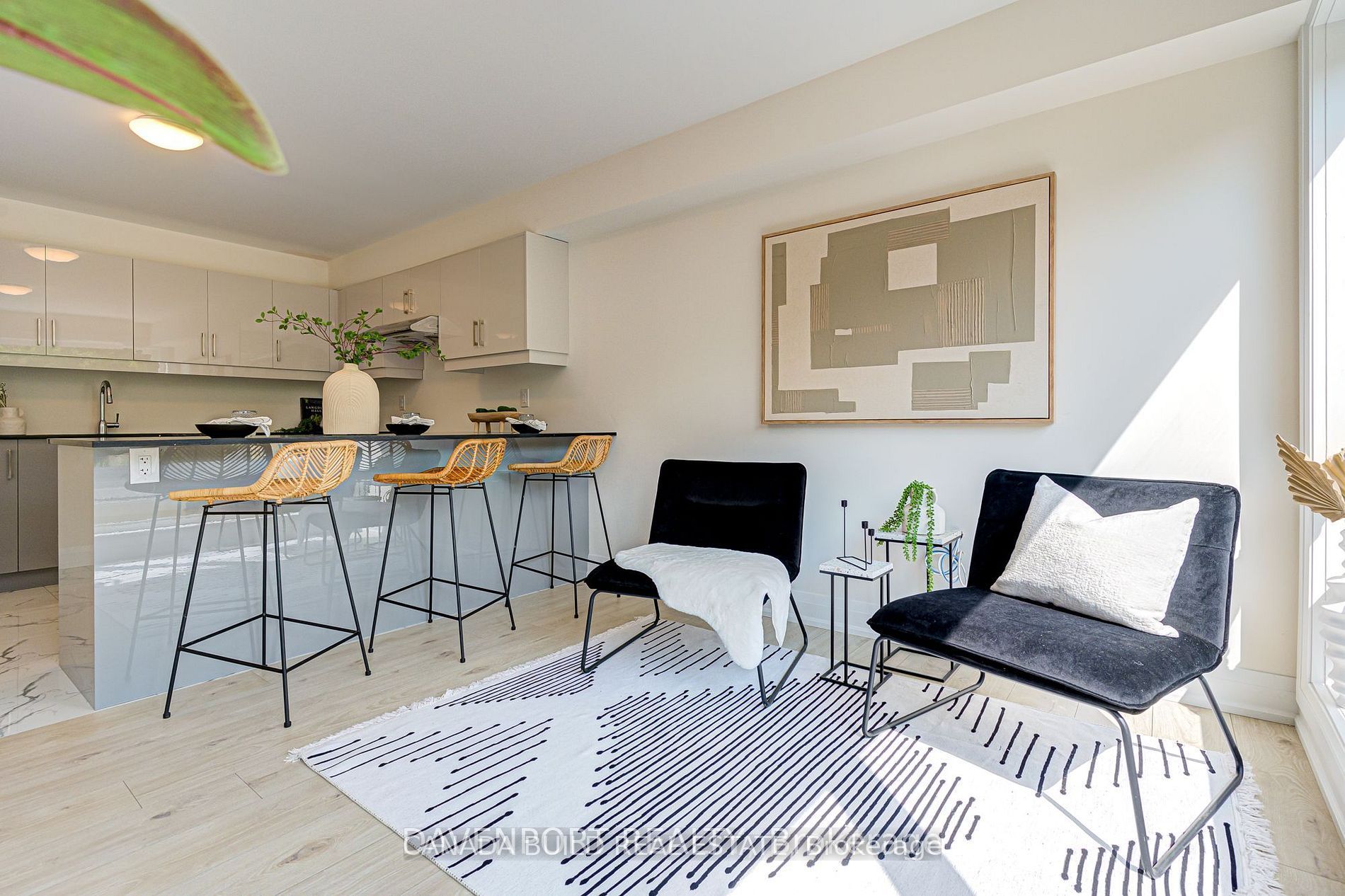 183 Victoria Street N 2 Property Photo 8