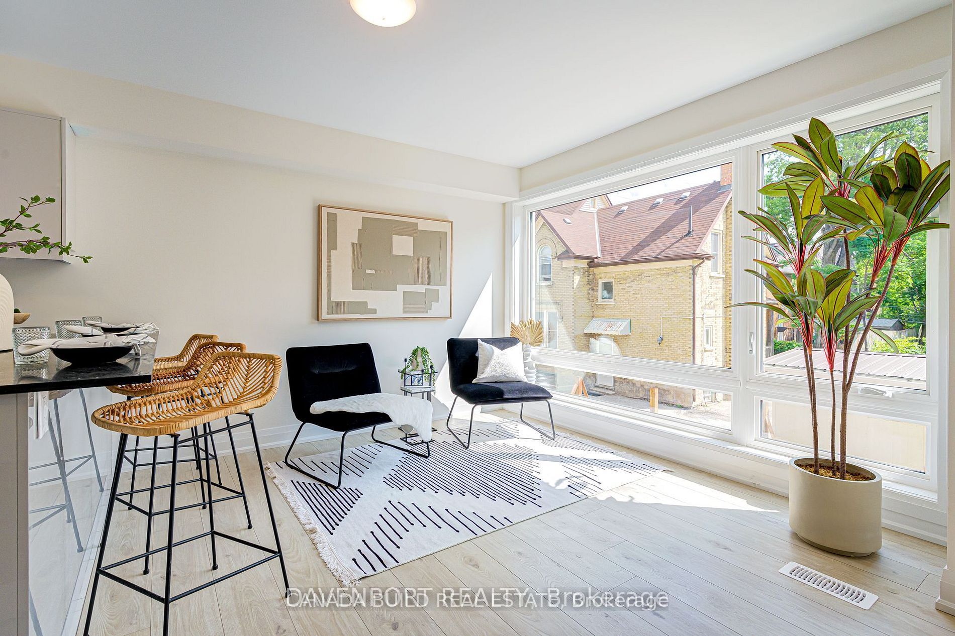 183 Victoria Street N 2 Property Photo 9