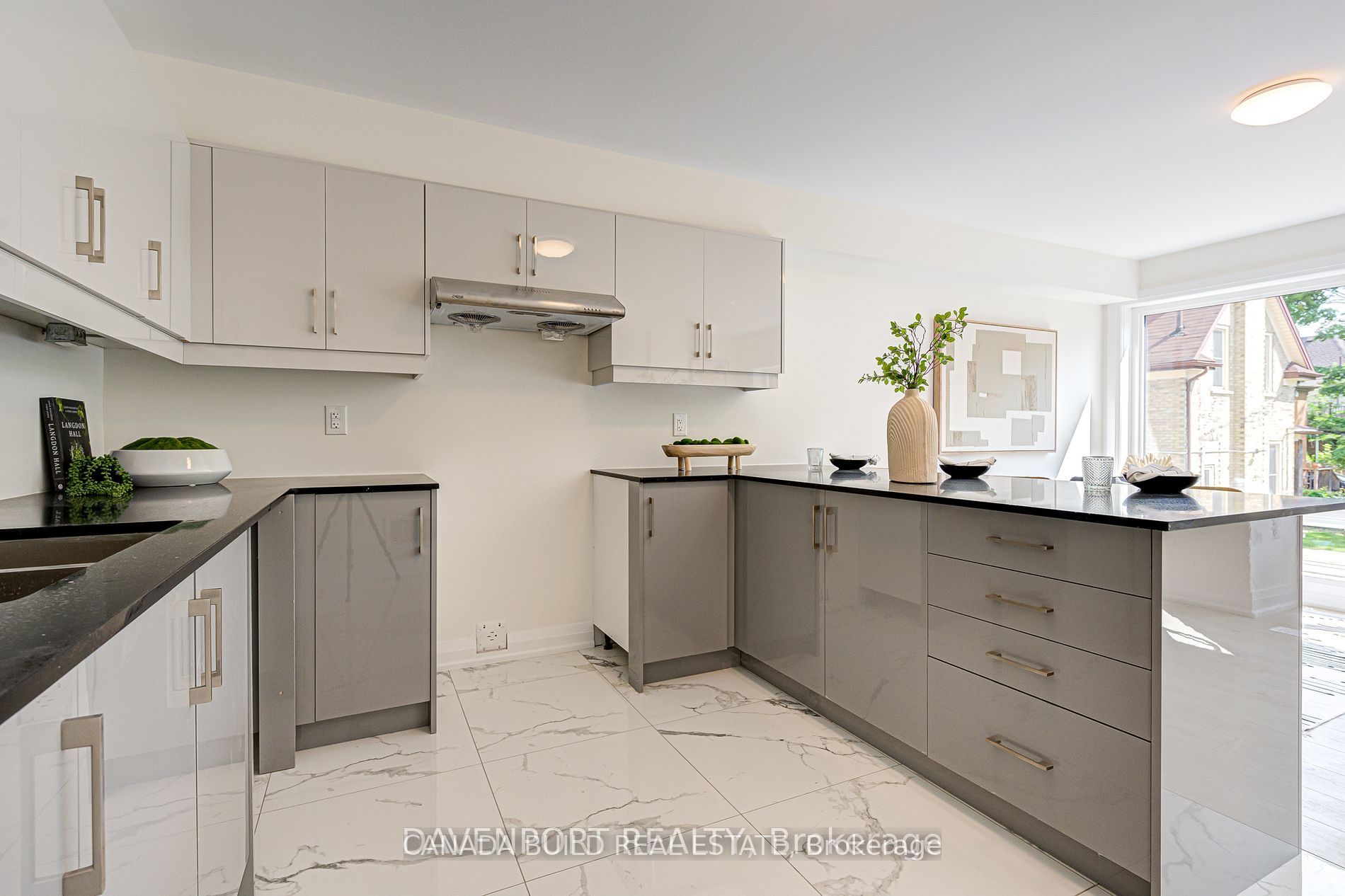 183 Victoria Street N 2 Property Photo 11