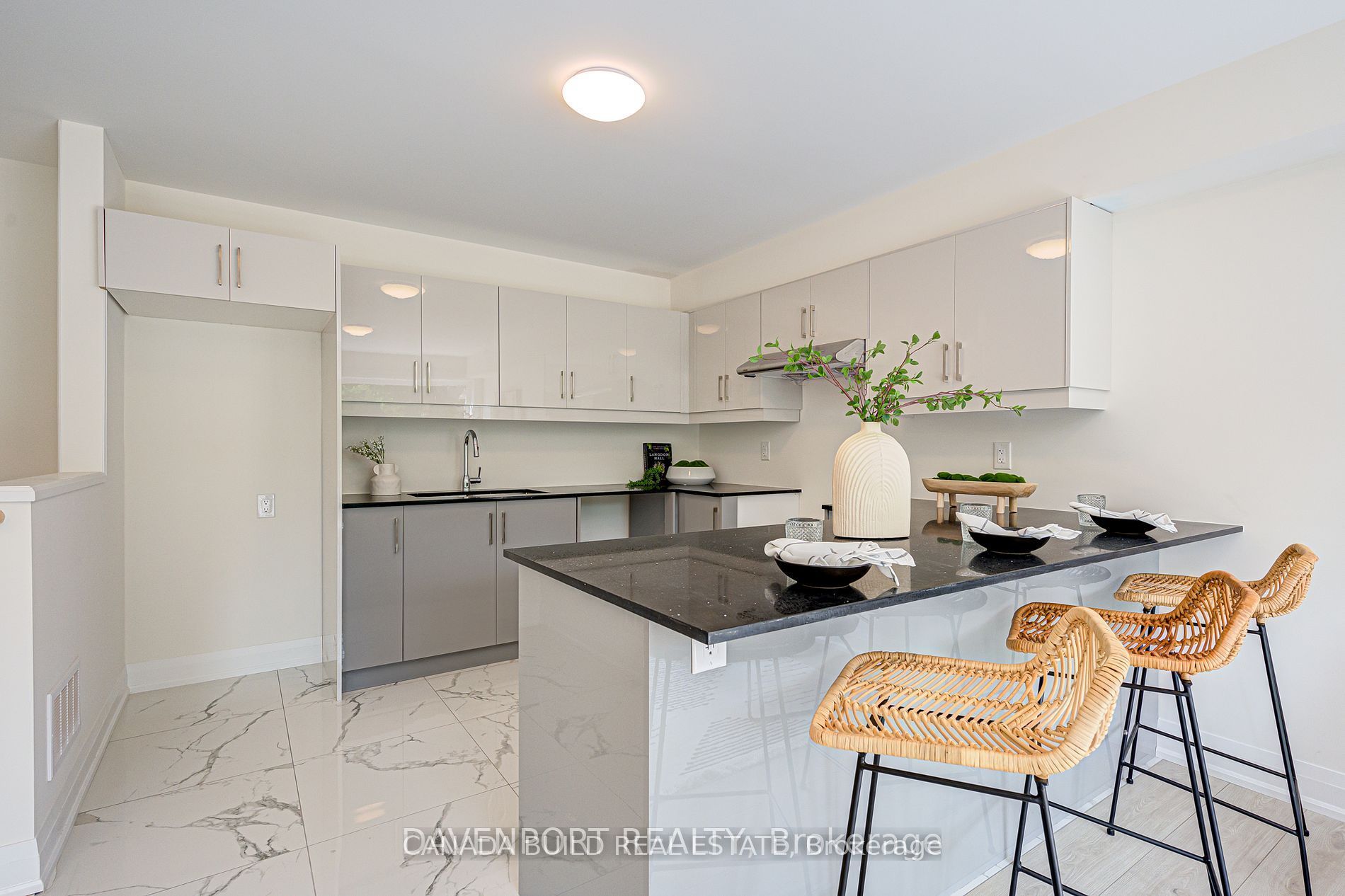 183 Victoria Street N 2 Property Photo 12