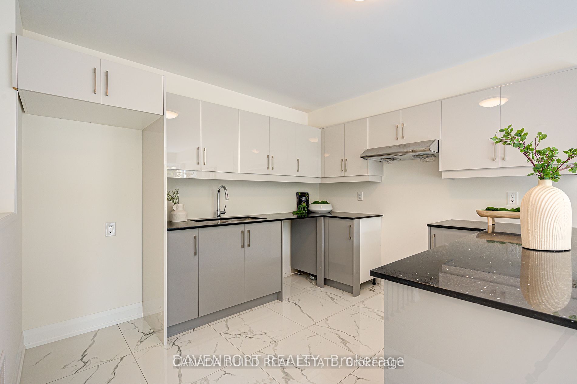 183 Victoria Street N 2 Property Photo 13