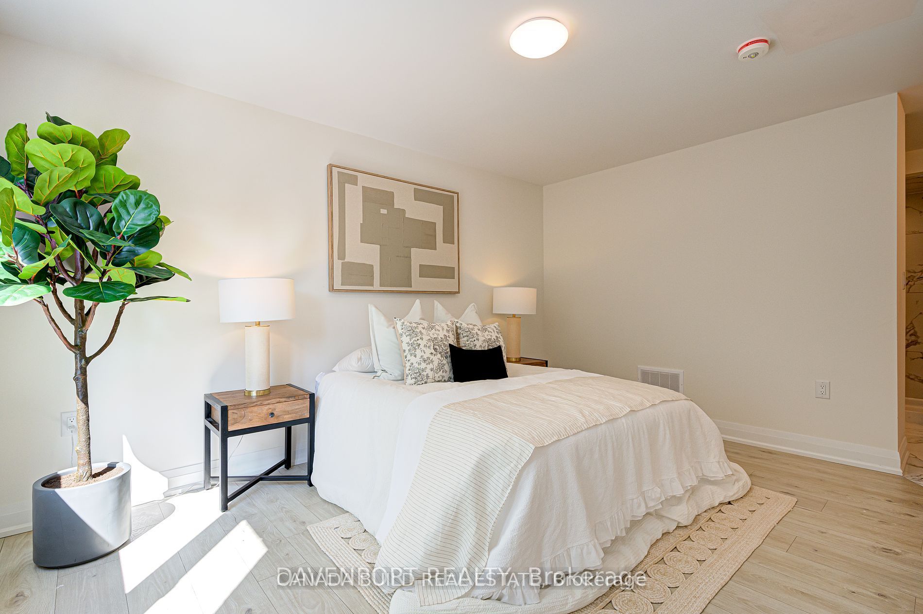 183 Victoria Street N 2 Property Photo 20