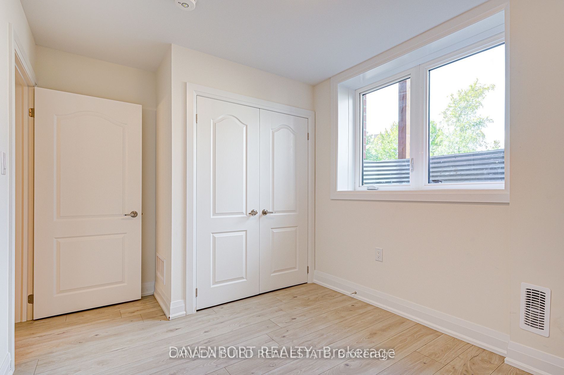 183 Victoria Street N 2 Property Photo 29