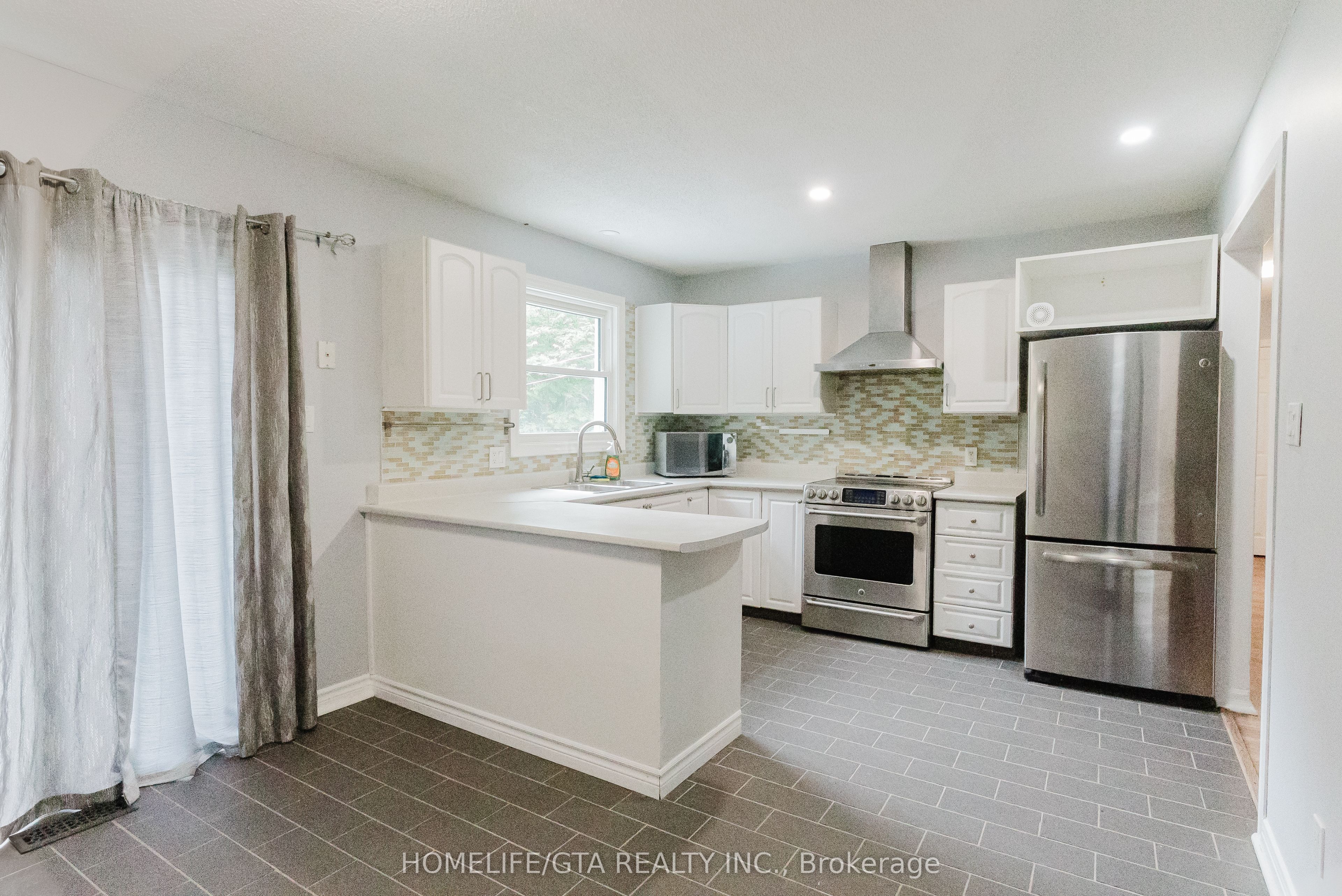 187 Oakwood Drive Property Photo 8