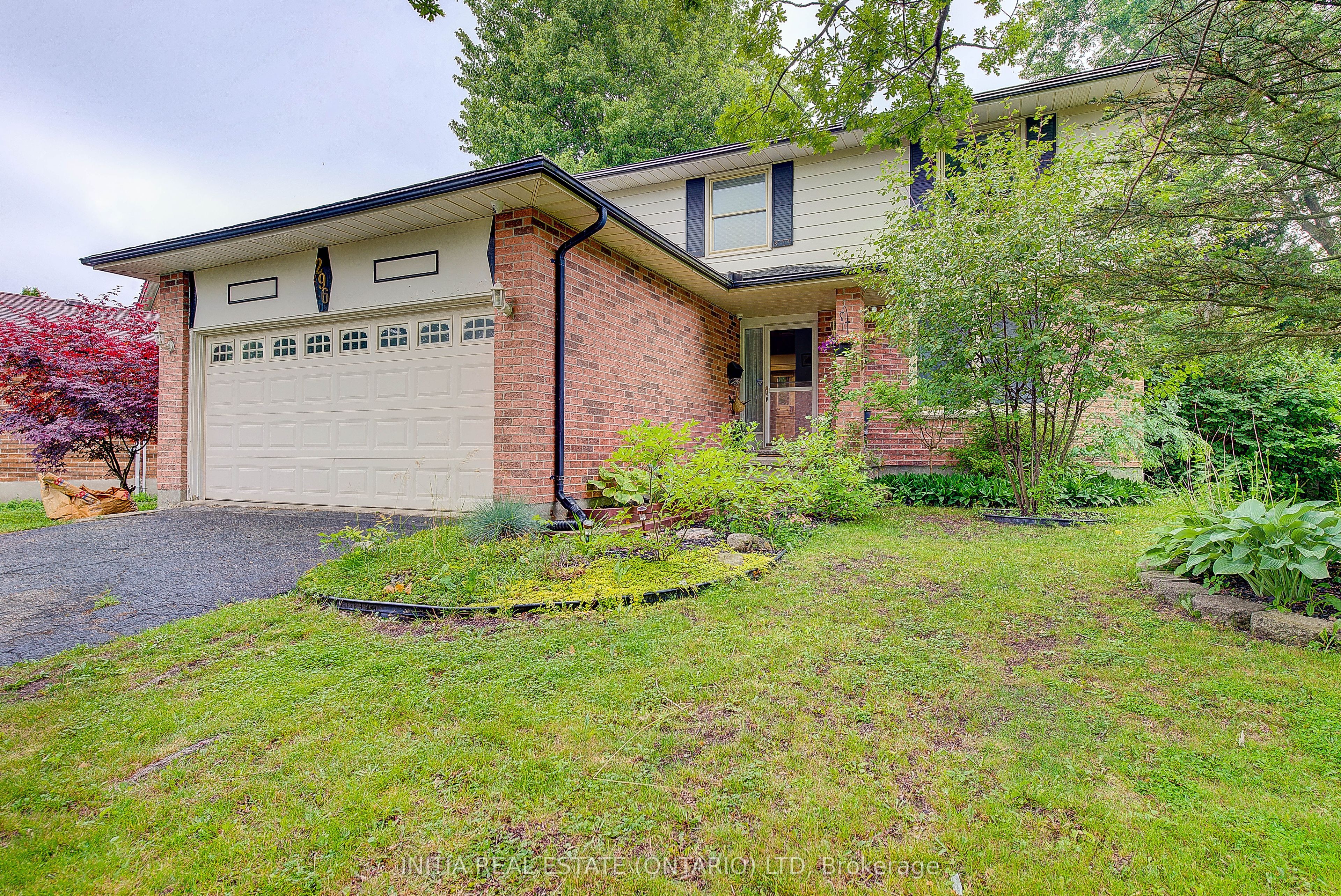296 Castlegrove Boulevard Property Photo 1