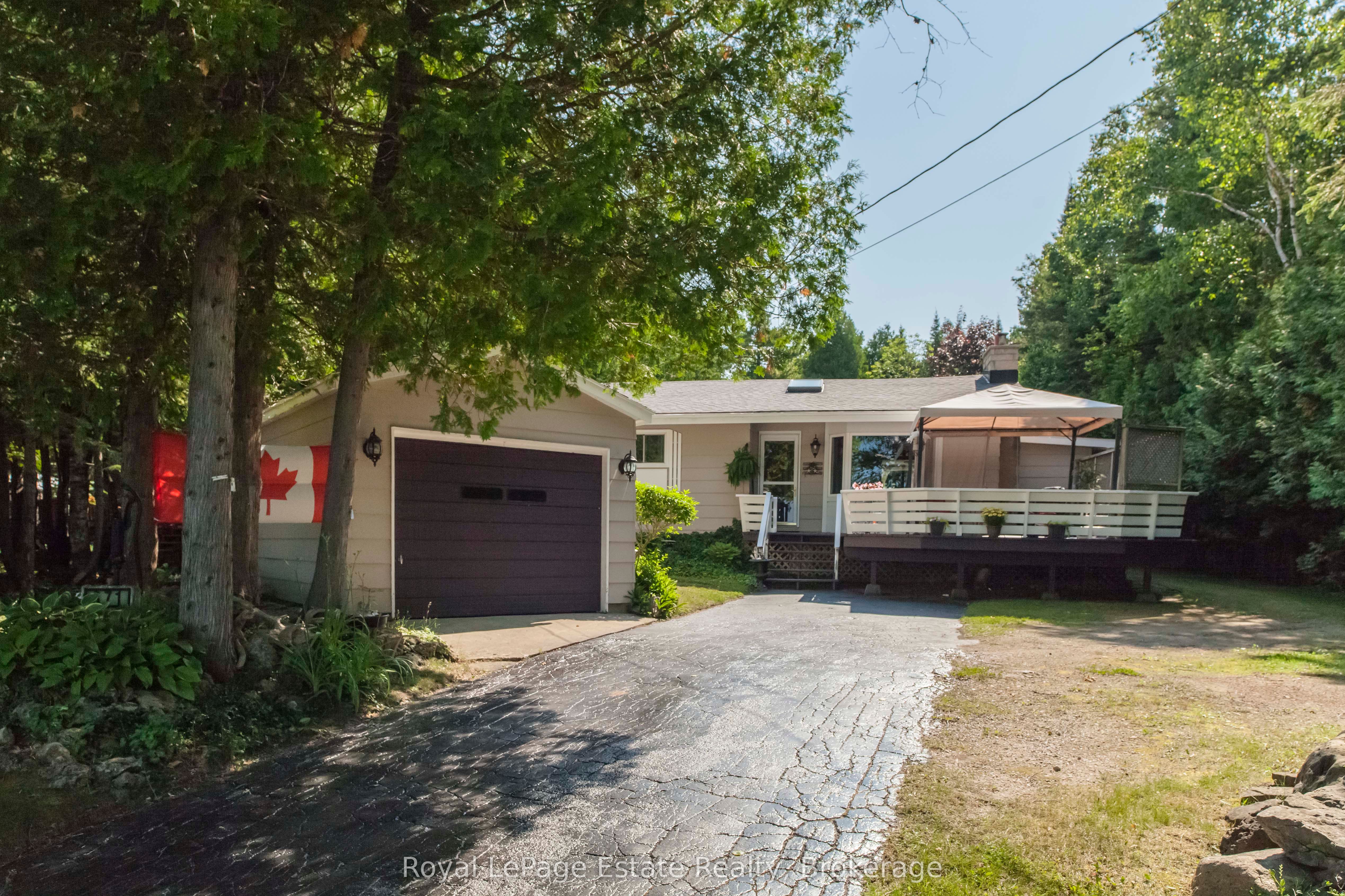 371 Bay Street Property Photo 1