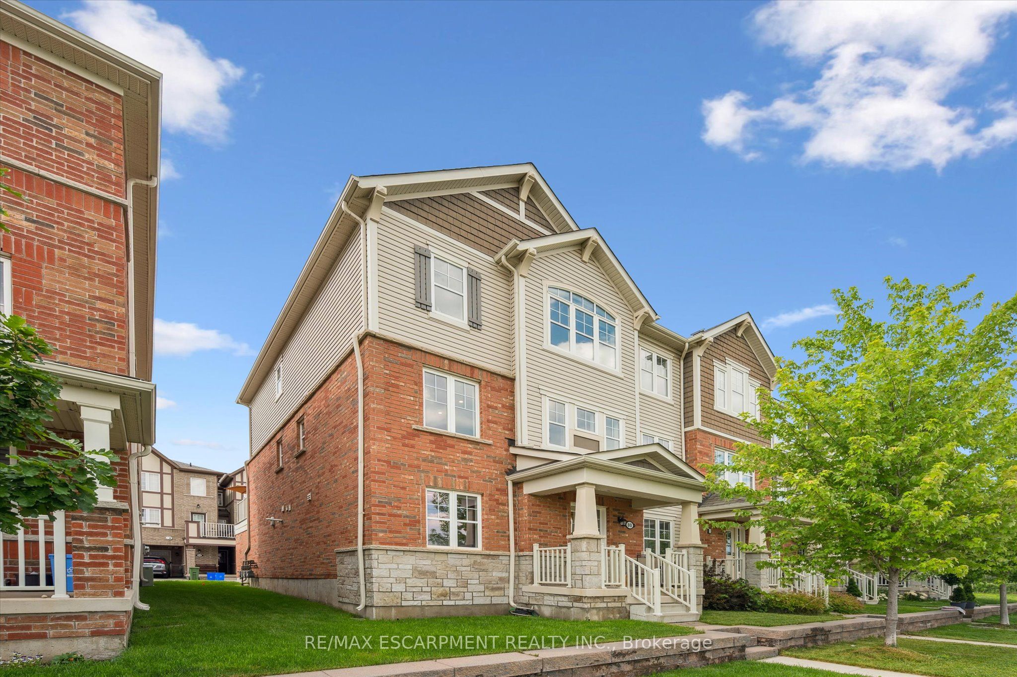 22 Springbank Rd Property Photo 1