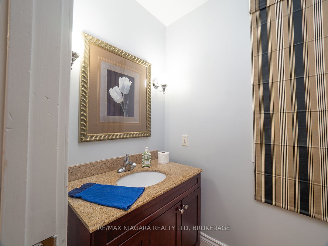 265 Clarence Street Property Photo 17