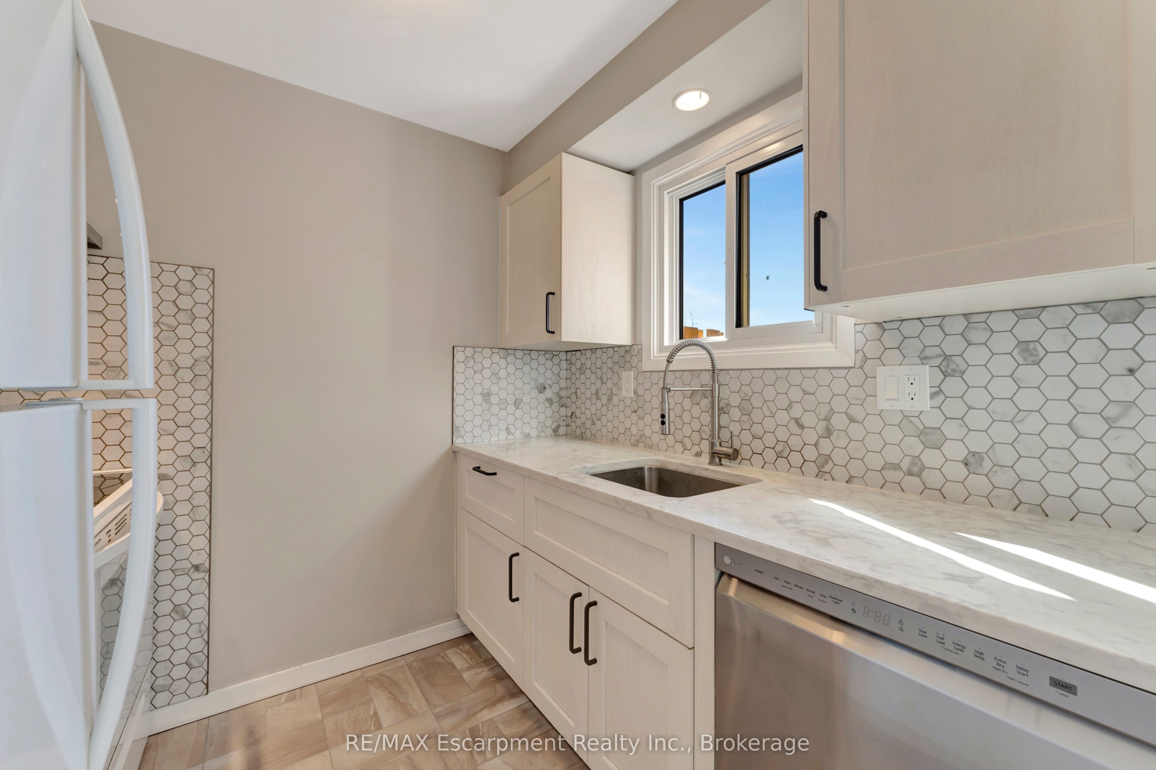 165 Green Valley Drive 15 Property Photo 6