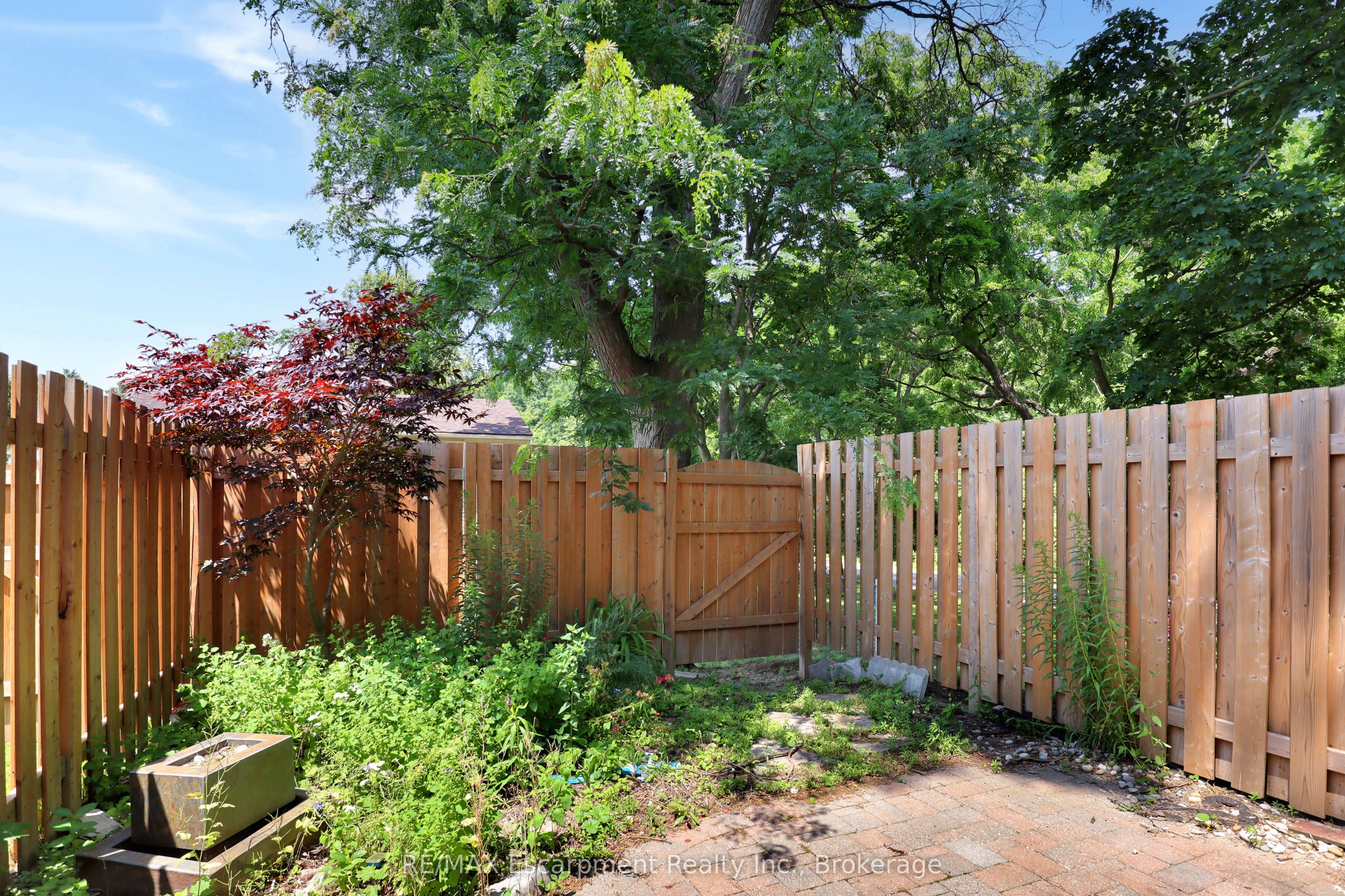 165 Green Valley Drive 15 Property Photo 19