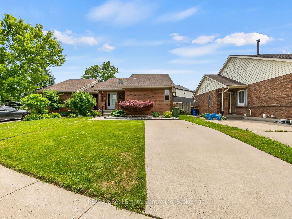 385 Highview Drive Property Photo 1