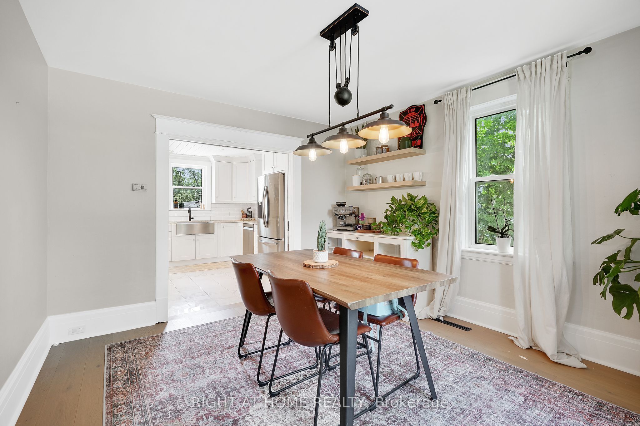 123 John Street Property Photo 6