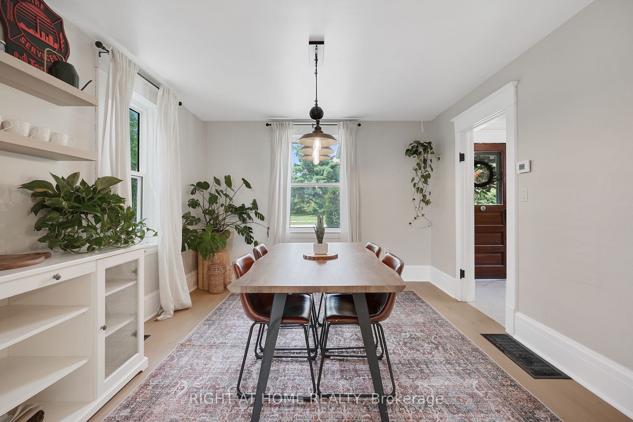 123 John Street Property Photo 7