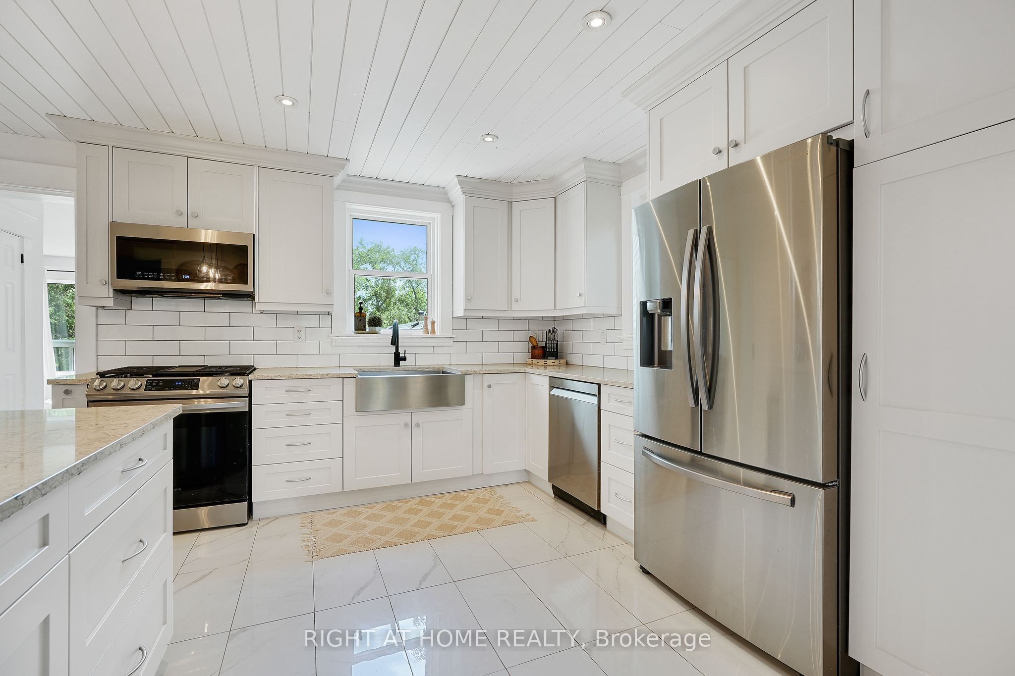 123 John Street Property Photo 10