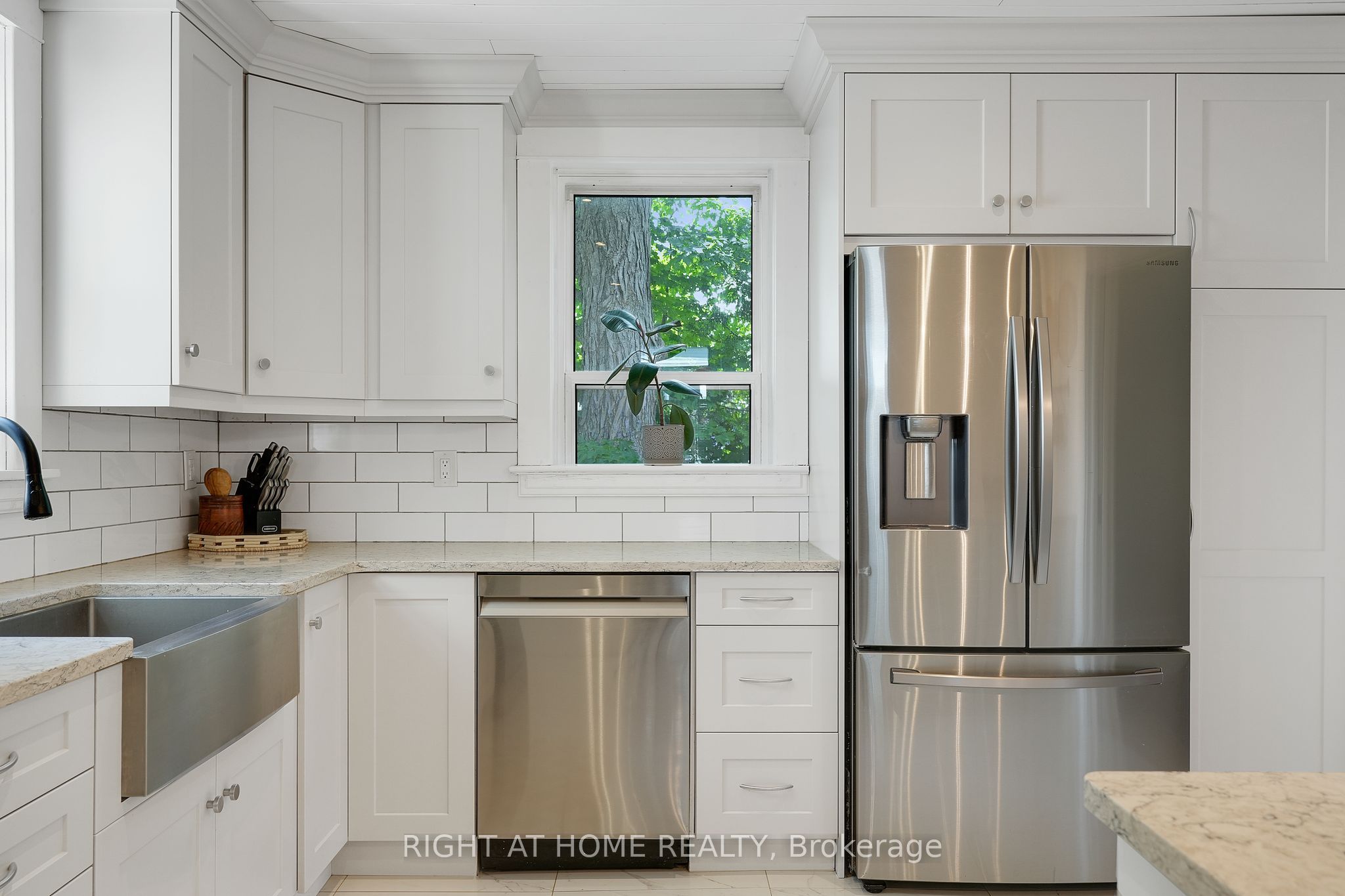 123 John Street Property Photo 11