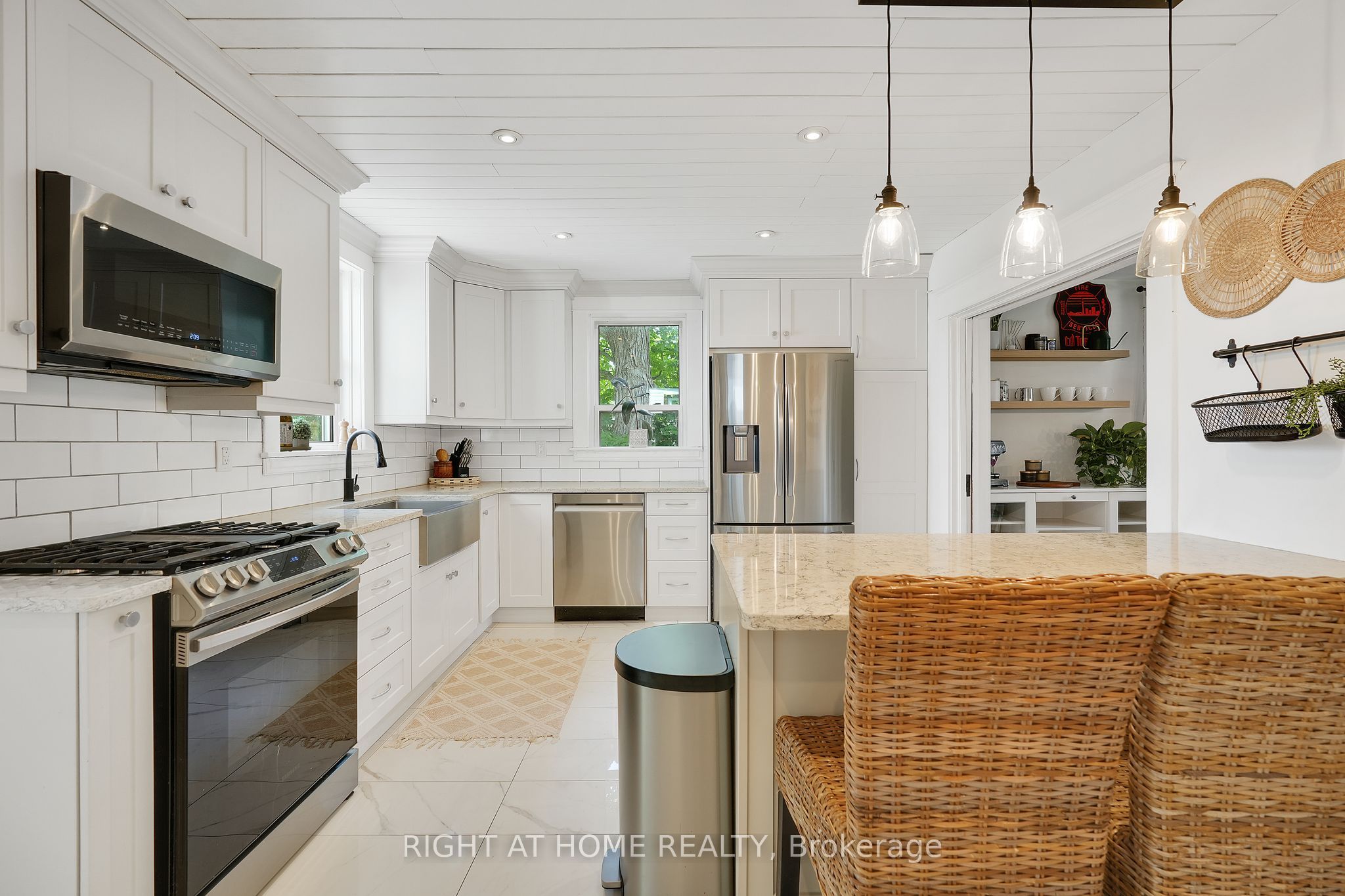 123 John Street Property Photo 12