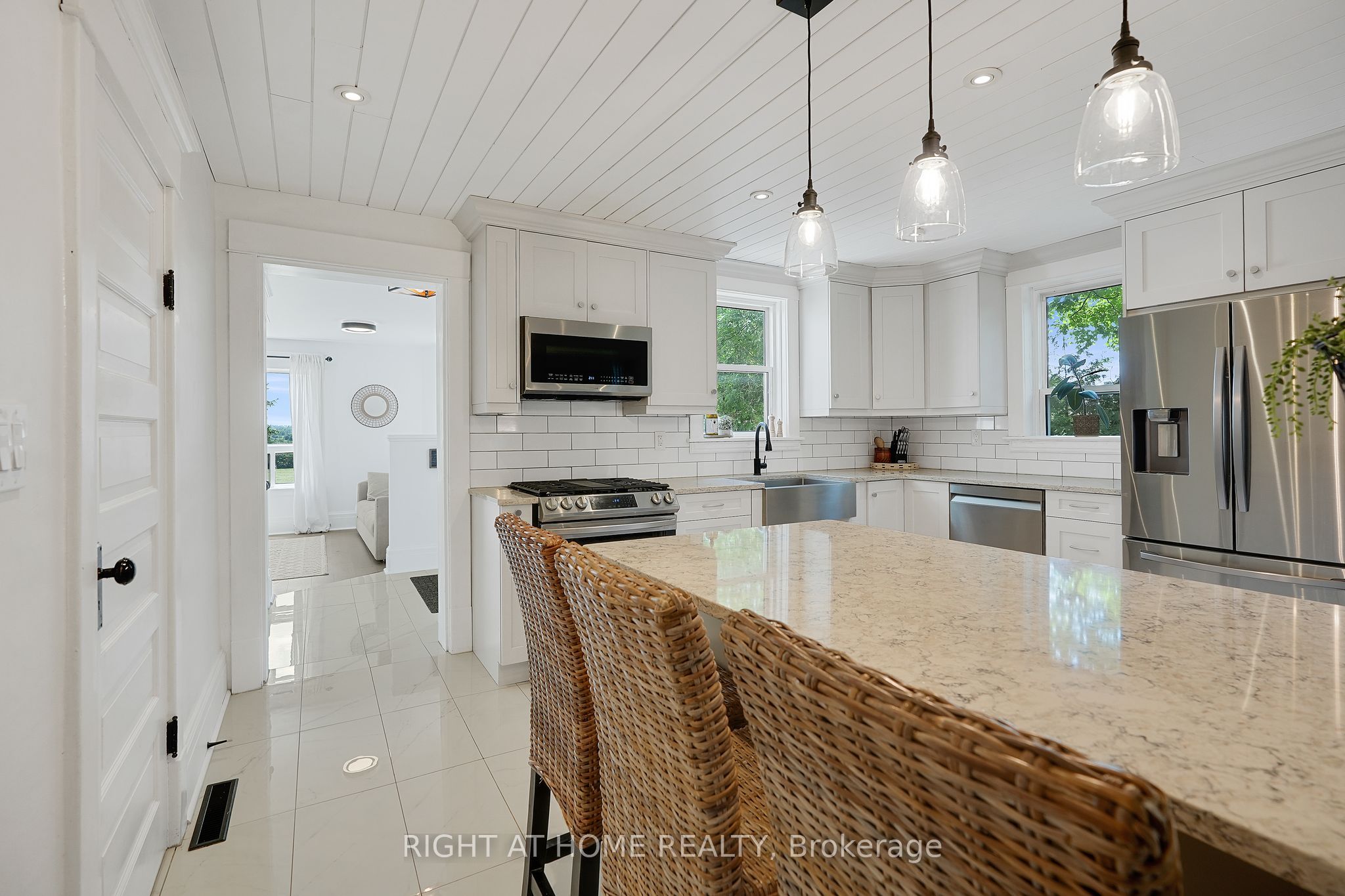 123 John Street Property Photo 14