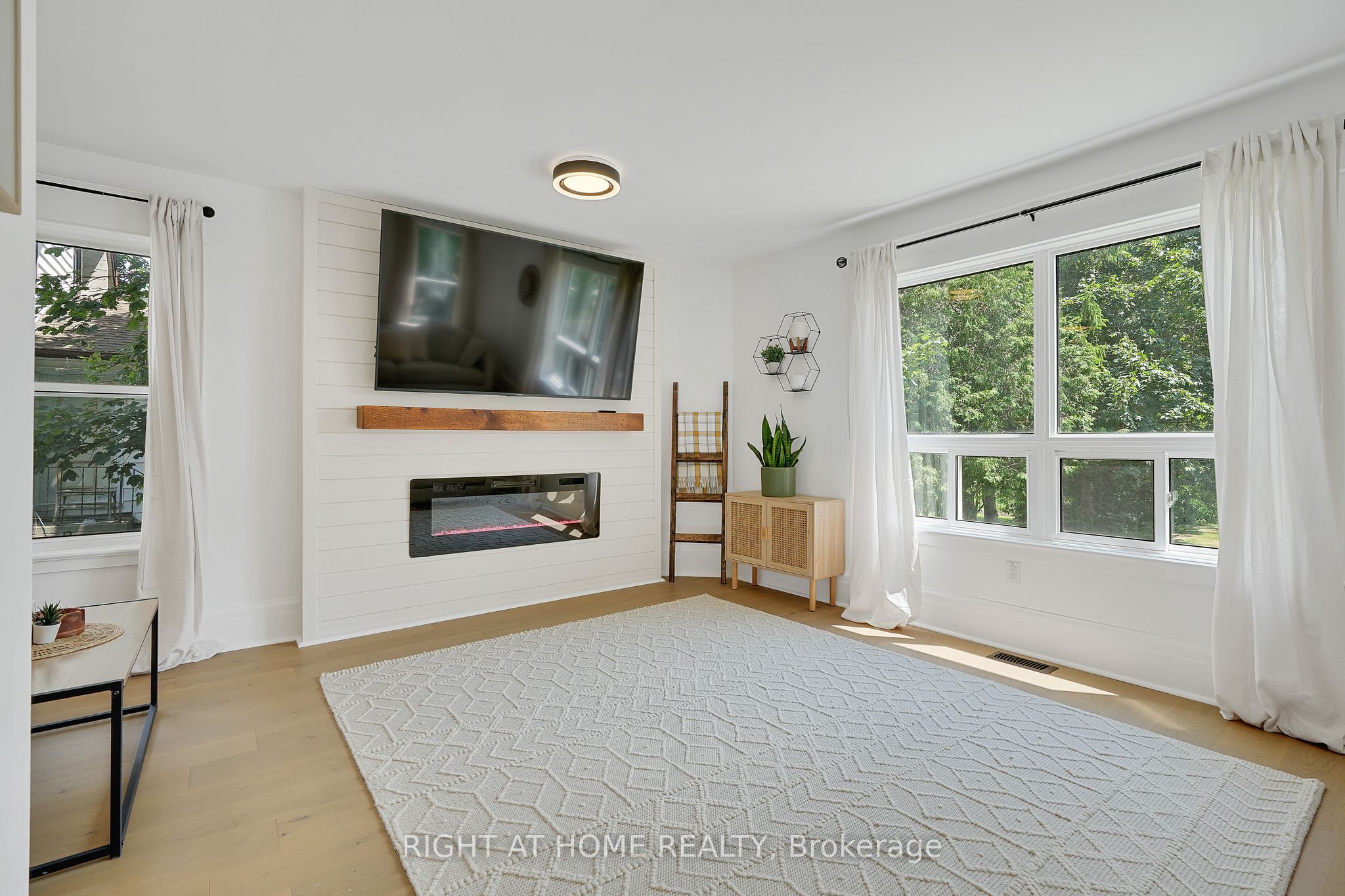 123 John Street Property Photo 19