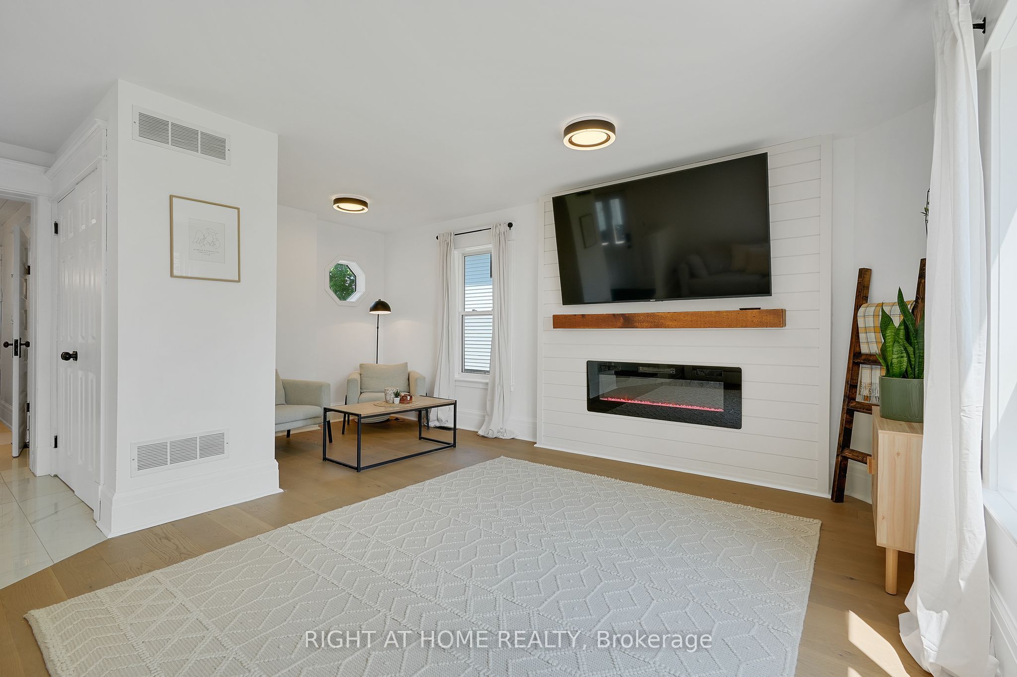 123 John Street Property Photo 20