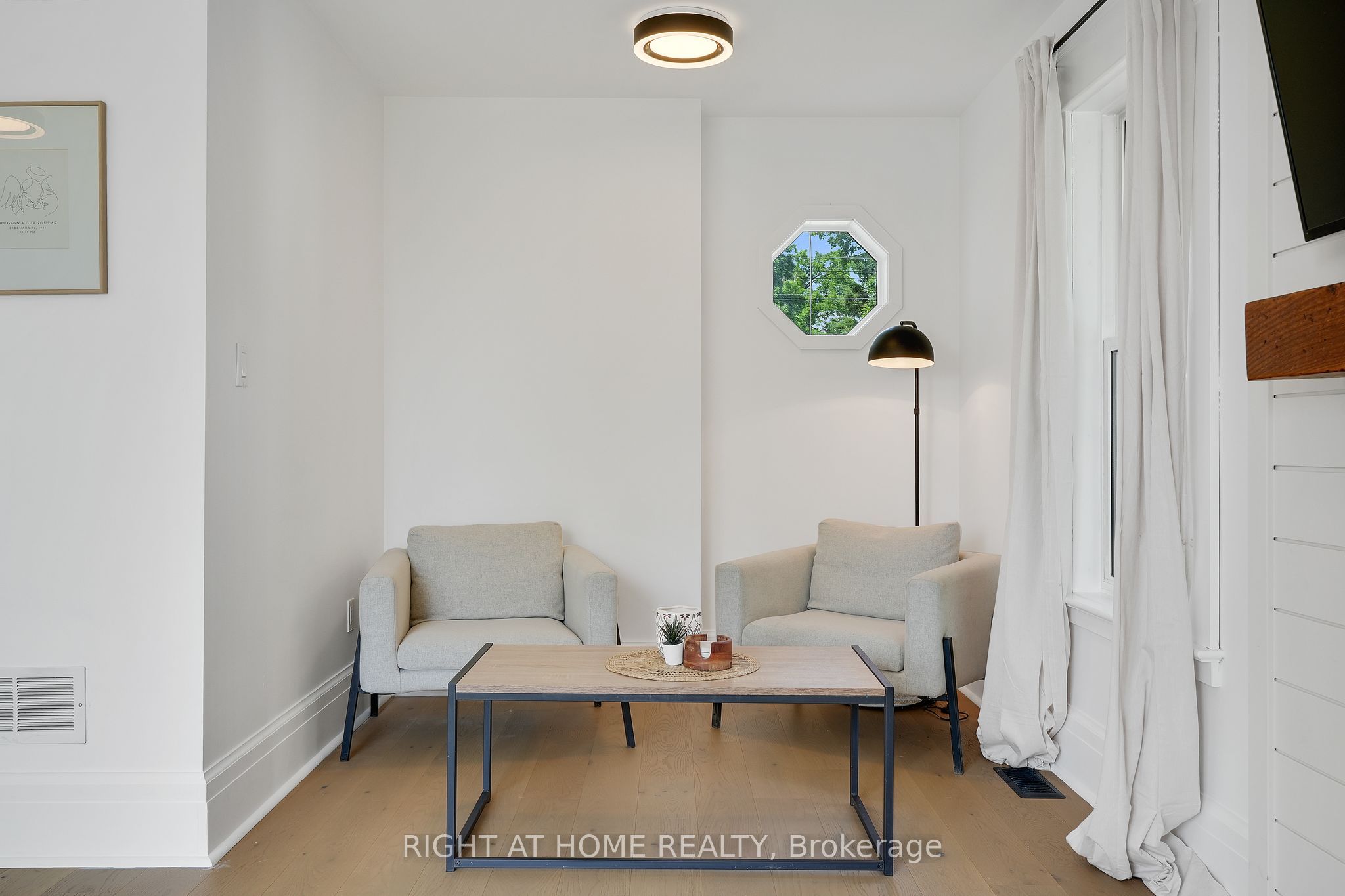 123 John Street Property Photo 21