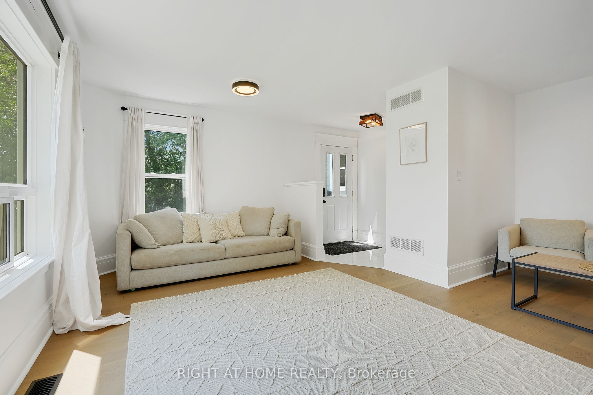 123 John Street Property Photo 22