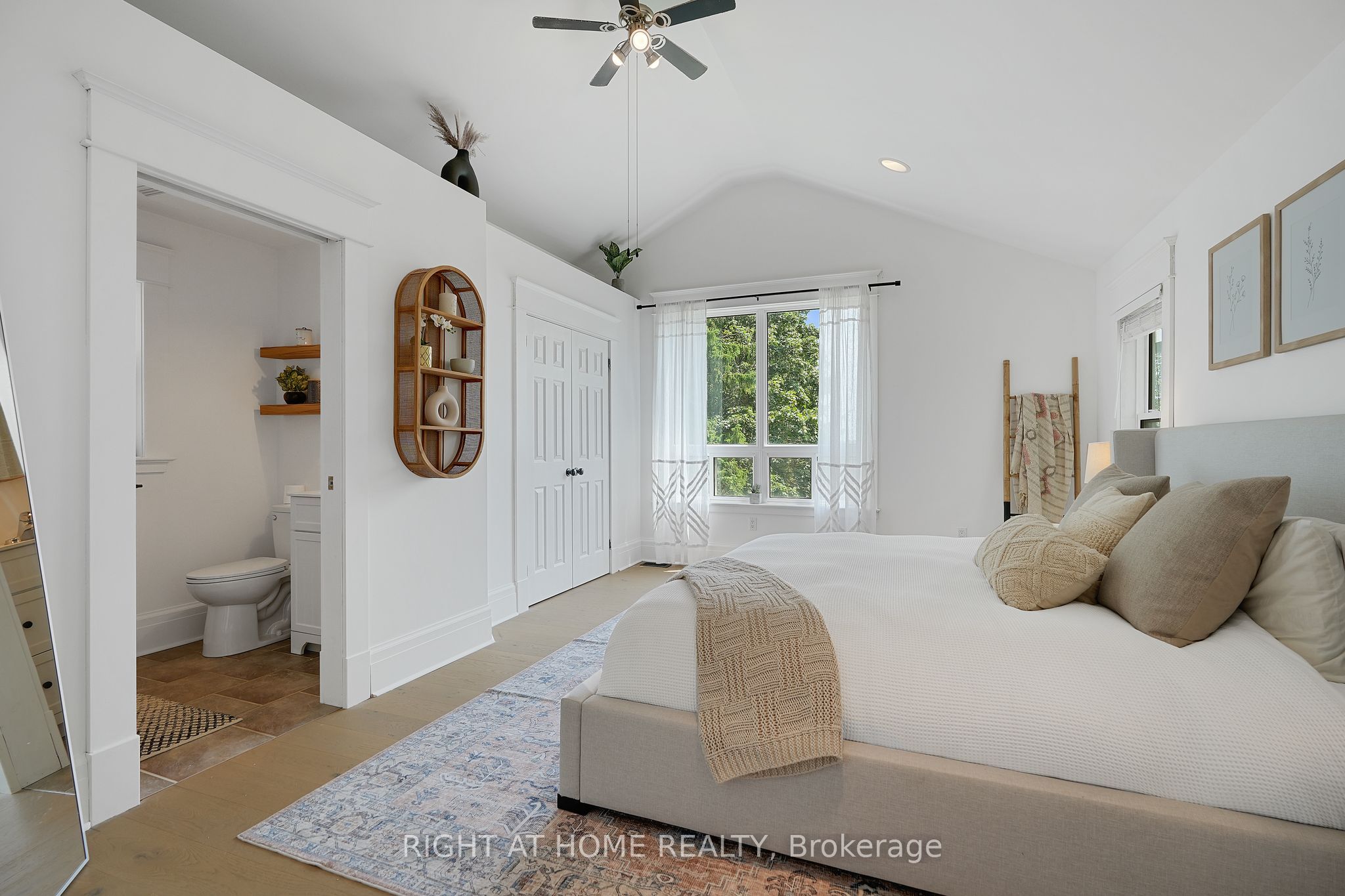 123 John Street Property Photo 27