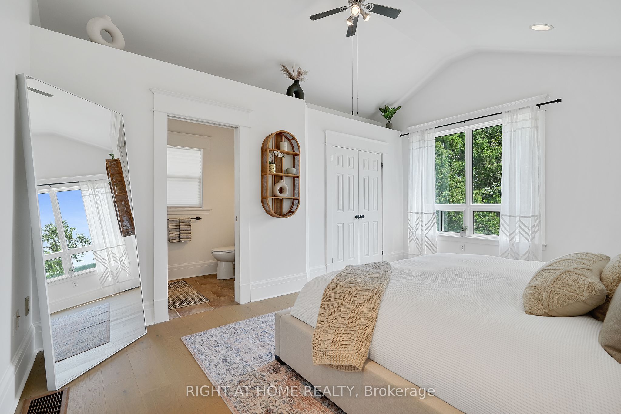 123 John Street Property Photo 28