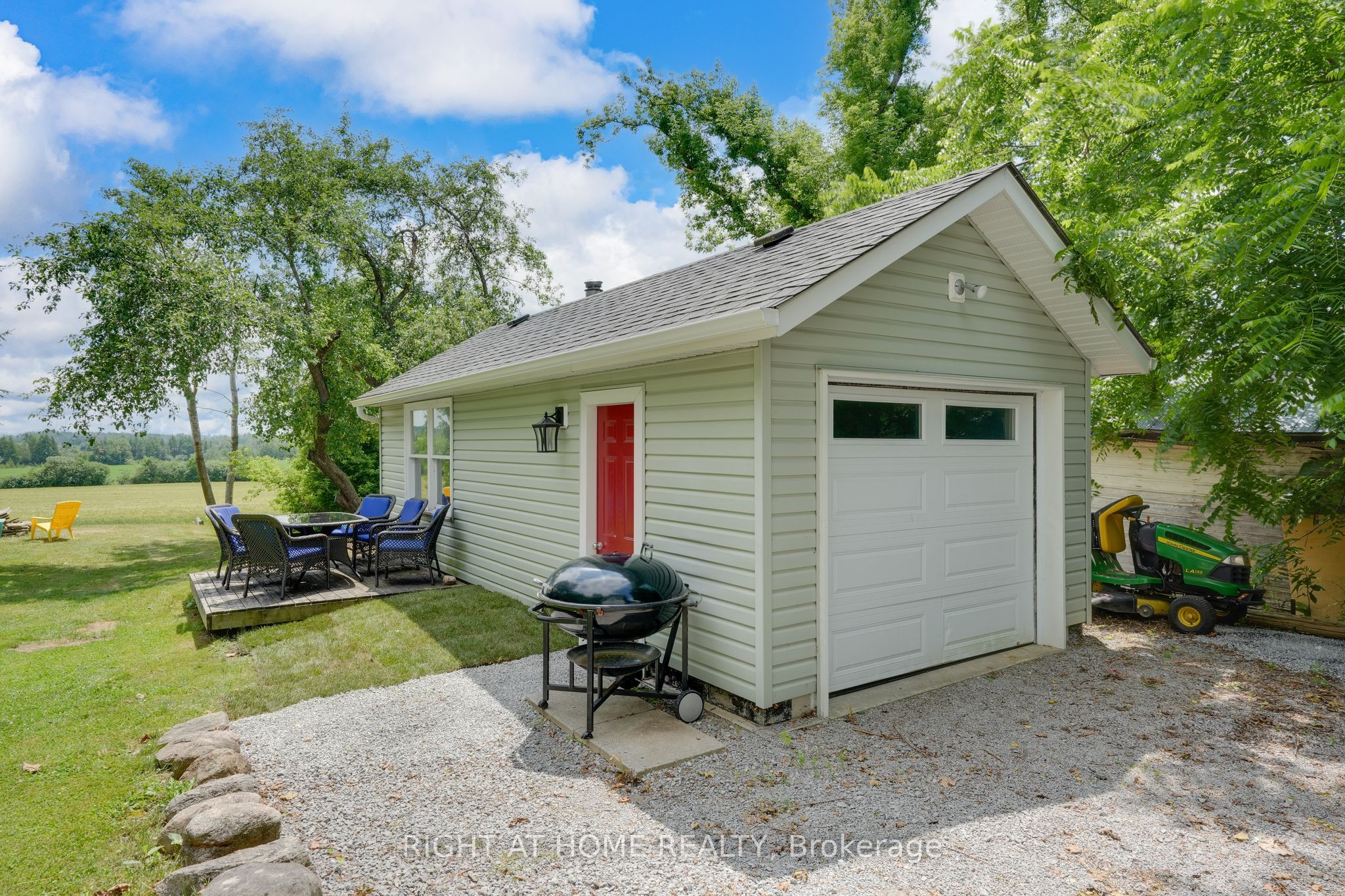 123 John Street Property Photo 38