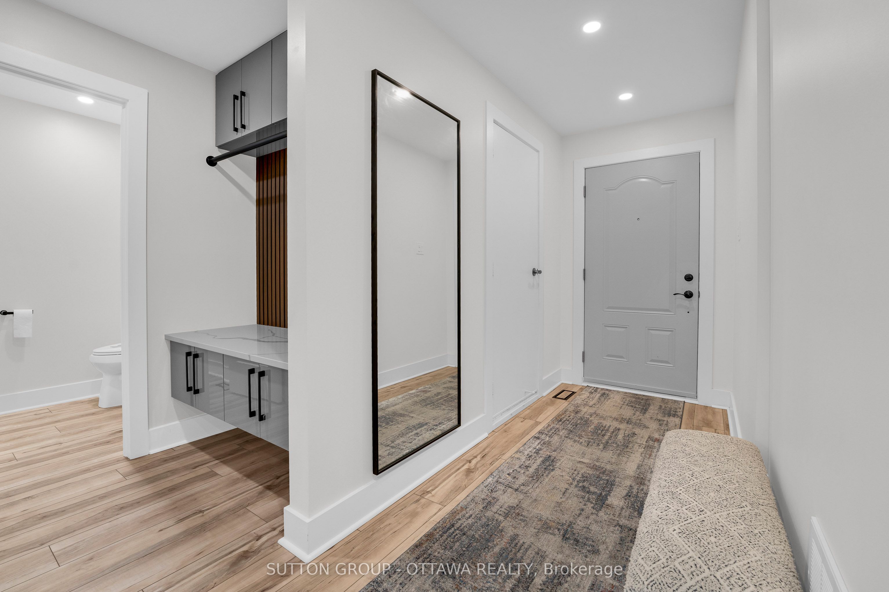 3085 Uplands Drive Property Photo 4