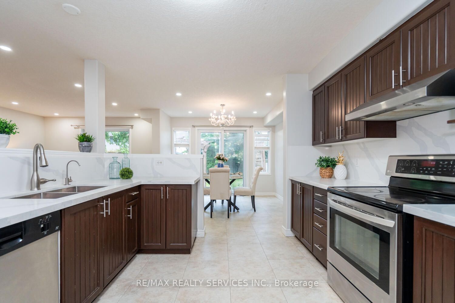 704 Black Cherry Street Property Photo 18