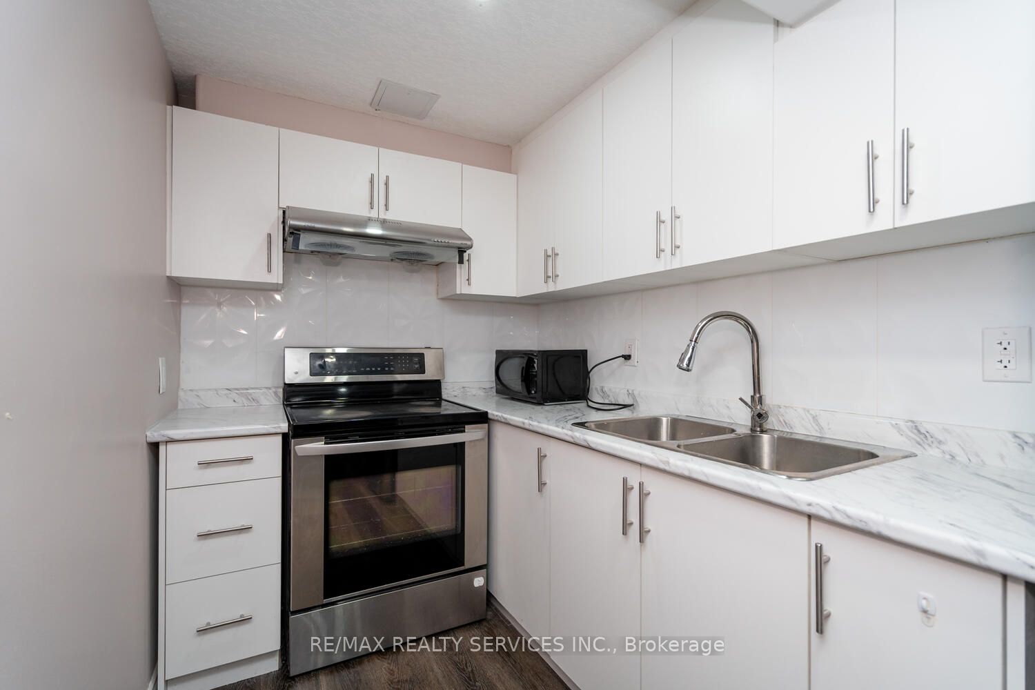 704 Black Cherry Street Property Photo 43