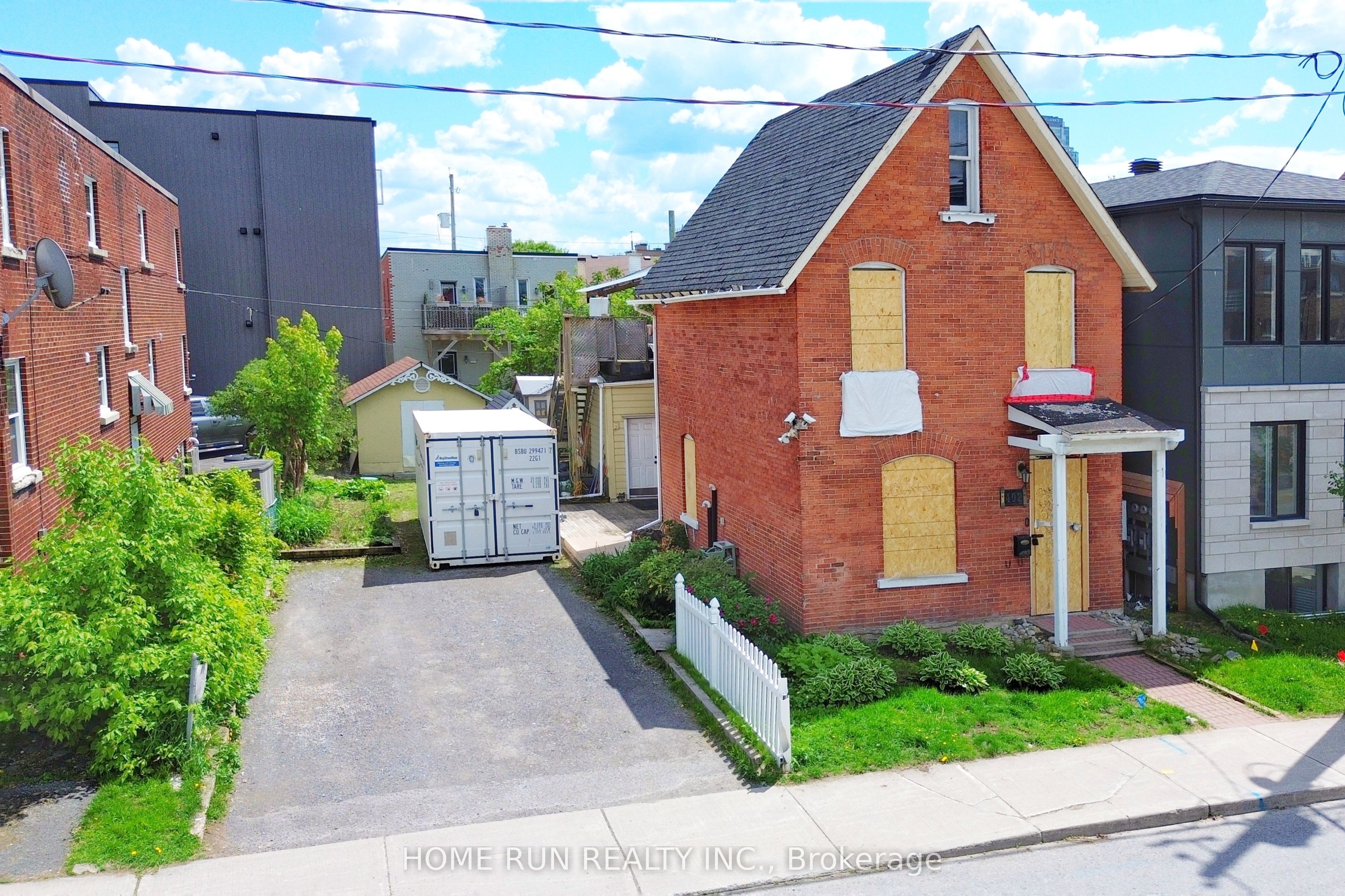402 Arlington Avenue Property Photo 1